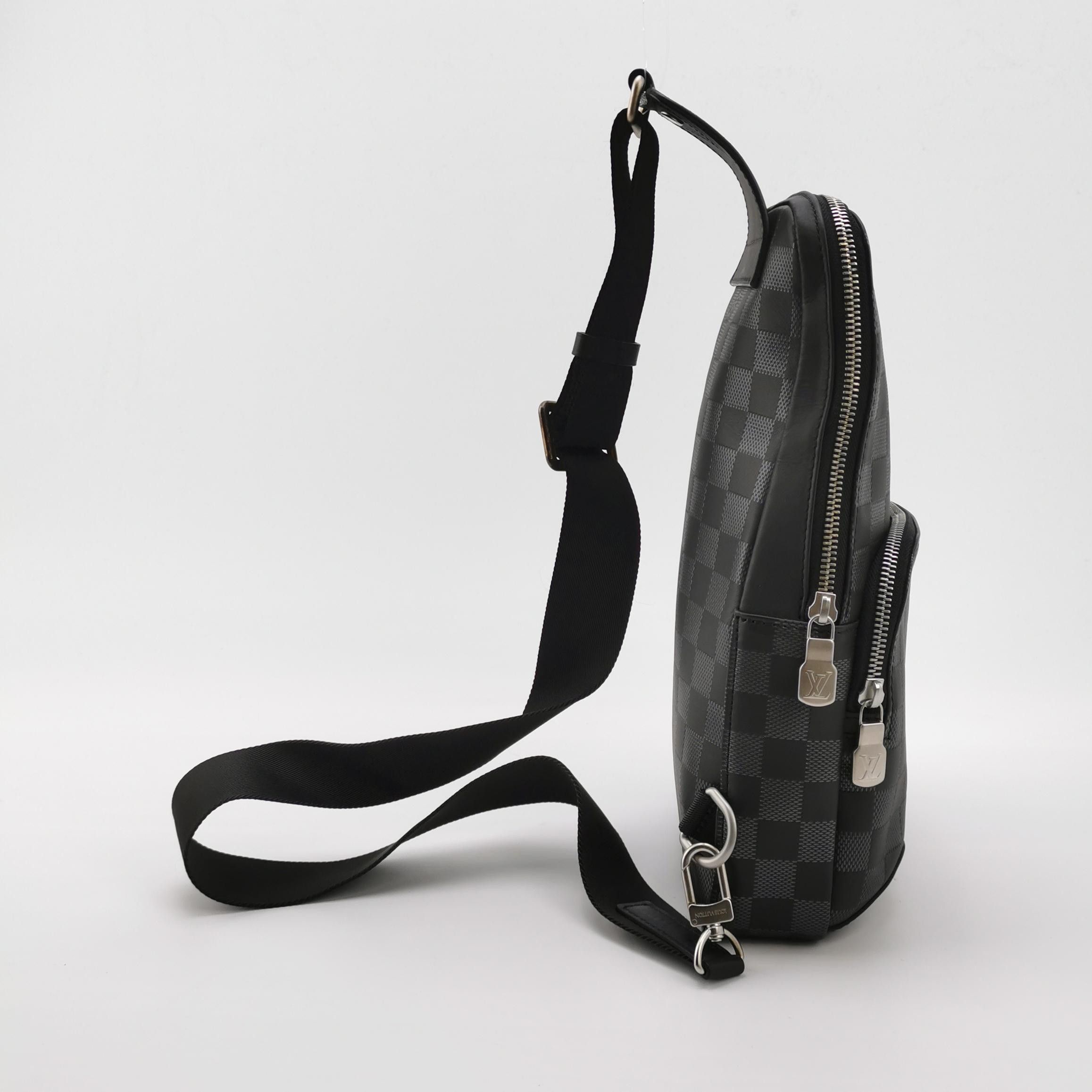 Louis Vuitton Louis Vuitton Avenue Damier Graphite Chest Bag Size ONE SIZE - 8 Thumbnail