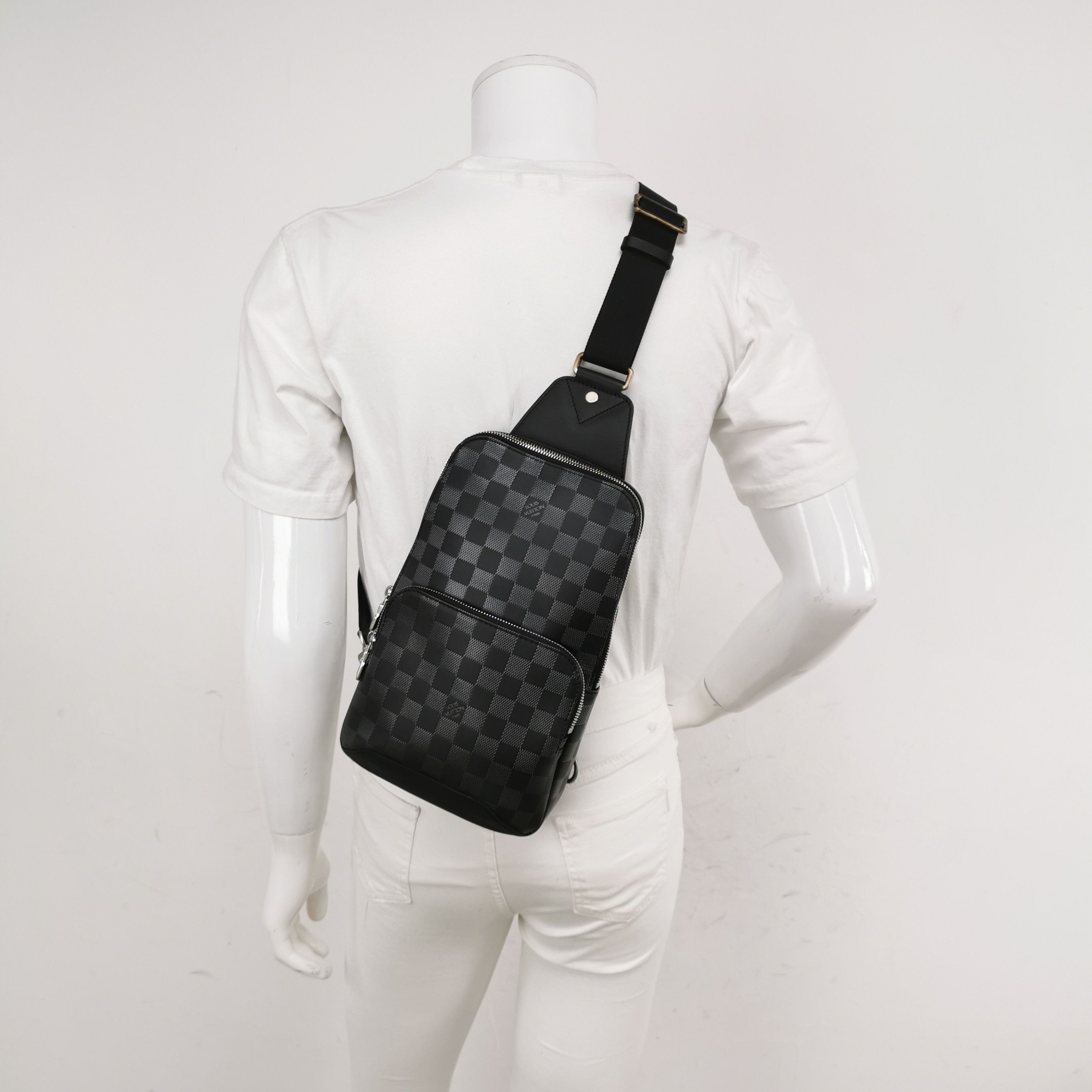 Louis Vuitton Louis Vuitton Avenue Damier Graphite Chest Bag Size ONE SIZE - 3 Thumbnail