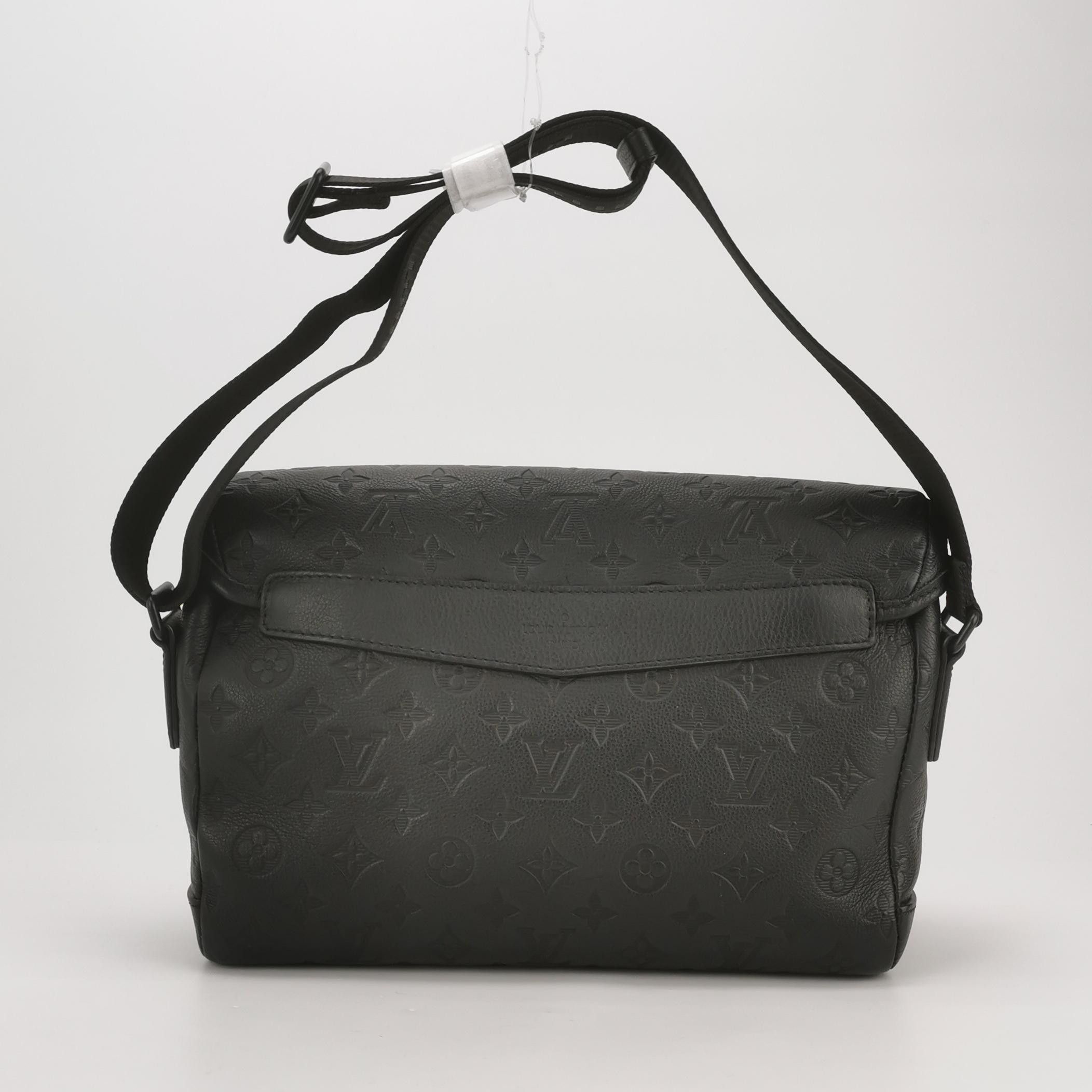 Louis Vuitton Louis Vuitton Porte Documents Voyage Leather Crossbody Bag Size ONE SIZE - 8 Thumbnail
