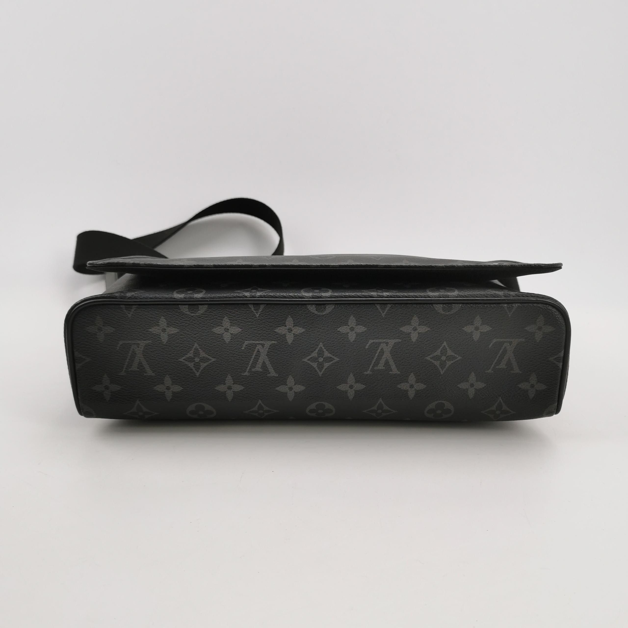 Louis Vuitton Louis Vuitton District Monogram Flap Crossbody Bag Size ONE SIZE - 12 Thumbnail
