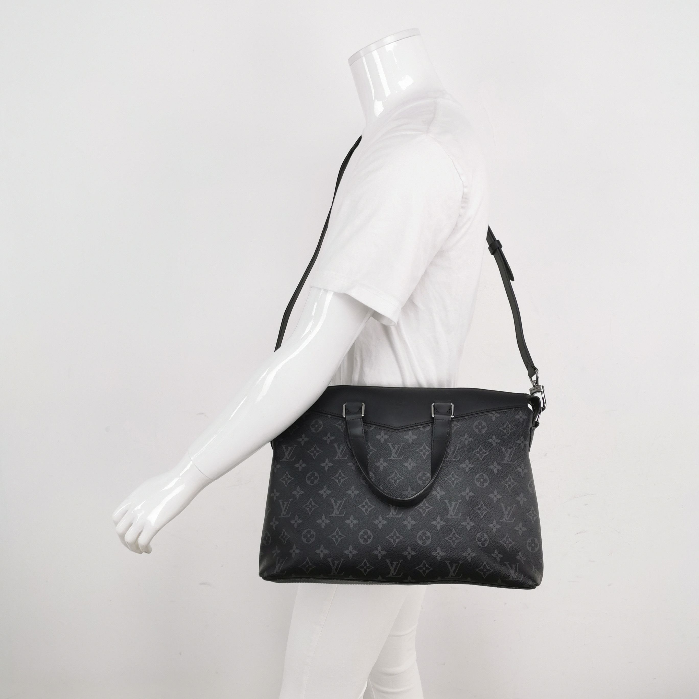 Louis Vuitton Louis Vuitton Explorer Monogram Leather Crossbody Bag Size ONE SIZE - 4 Thumbnail