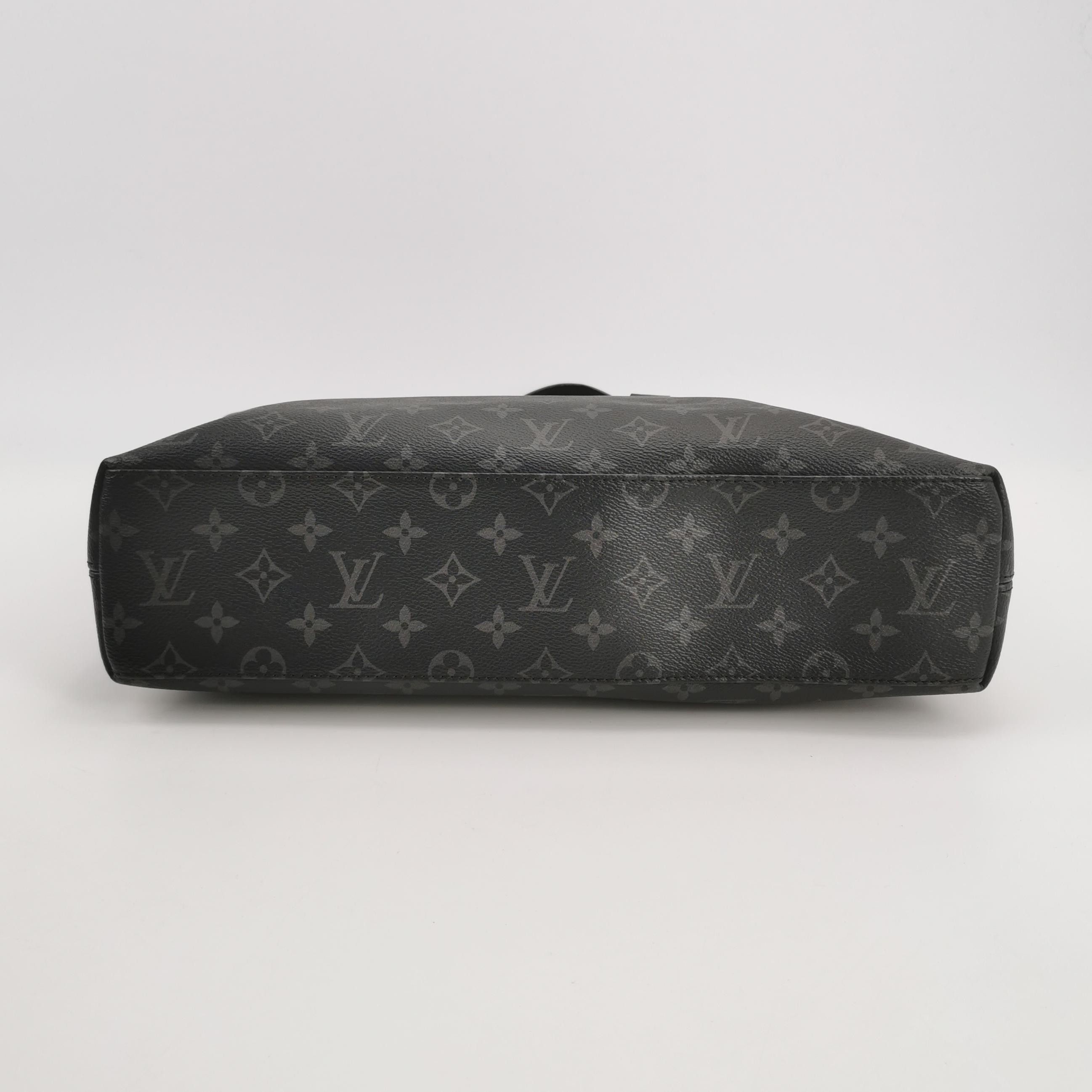 Louis Vuitton Louis Vuitton Explorer Monogram Leather Crossbody Bag Size ONE SIZE - 11 Thumbnail