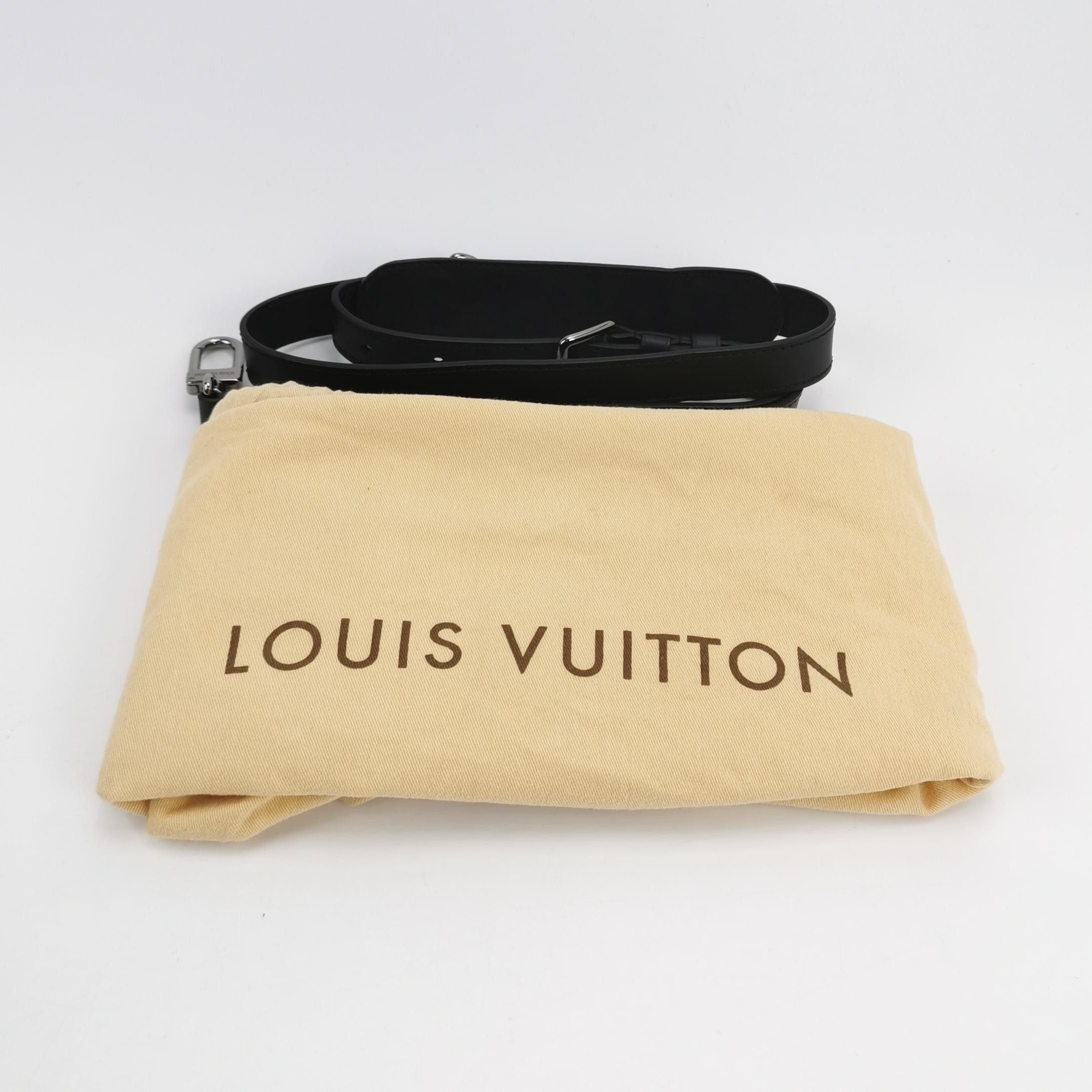 Louis Vuitton Louis Vuitton Explorer Monogram Leather Crossbody Bag Size ONE SIZE - 17 Thumbnail