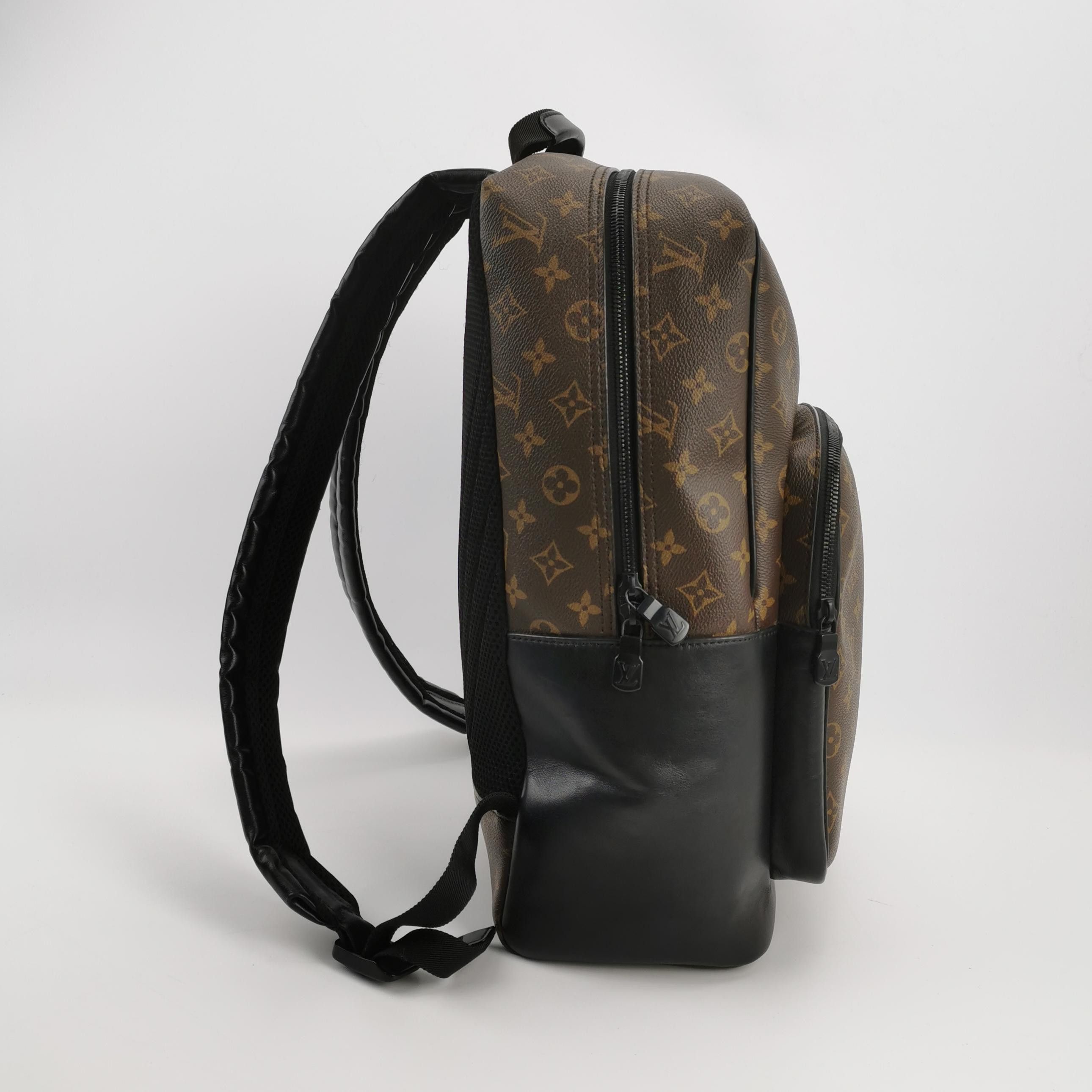 Louis Vuitton Louis Vuitton Dean Monogram Backpack (Chip) Size ONE SIZE - 7 Thumbnail