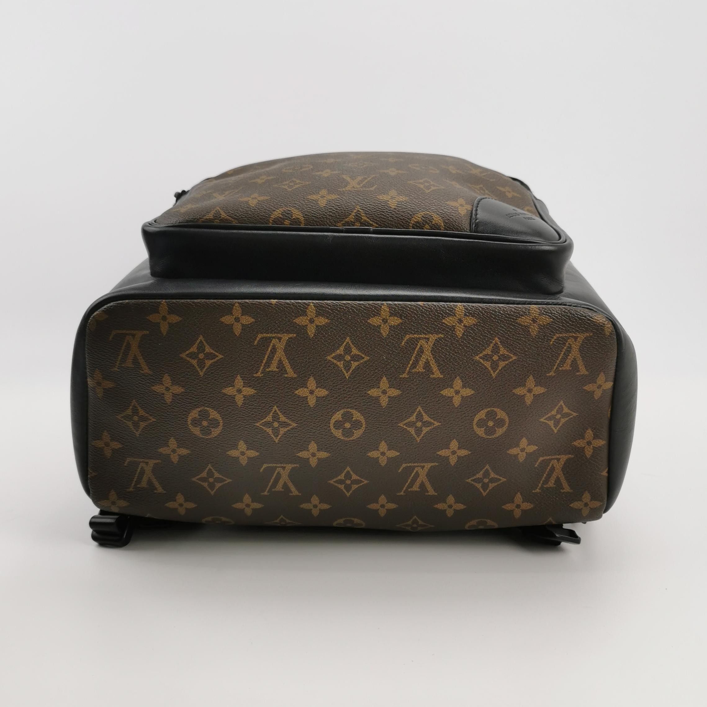 Louis Vuitton Louis Vuitton Dean Monogram Backpack (Chip) Size ONE SIZE - 11 Thumbnail