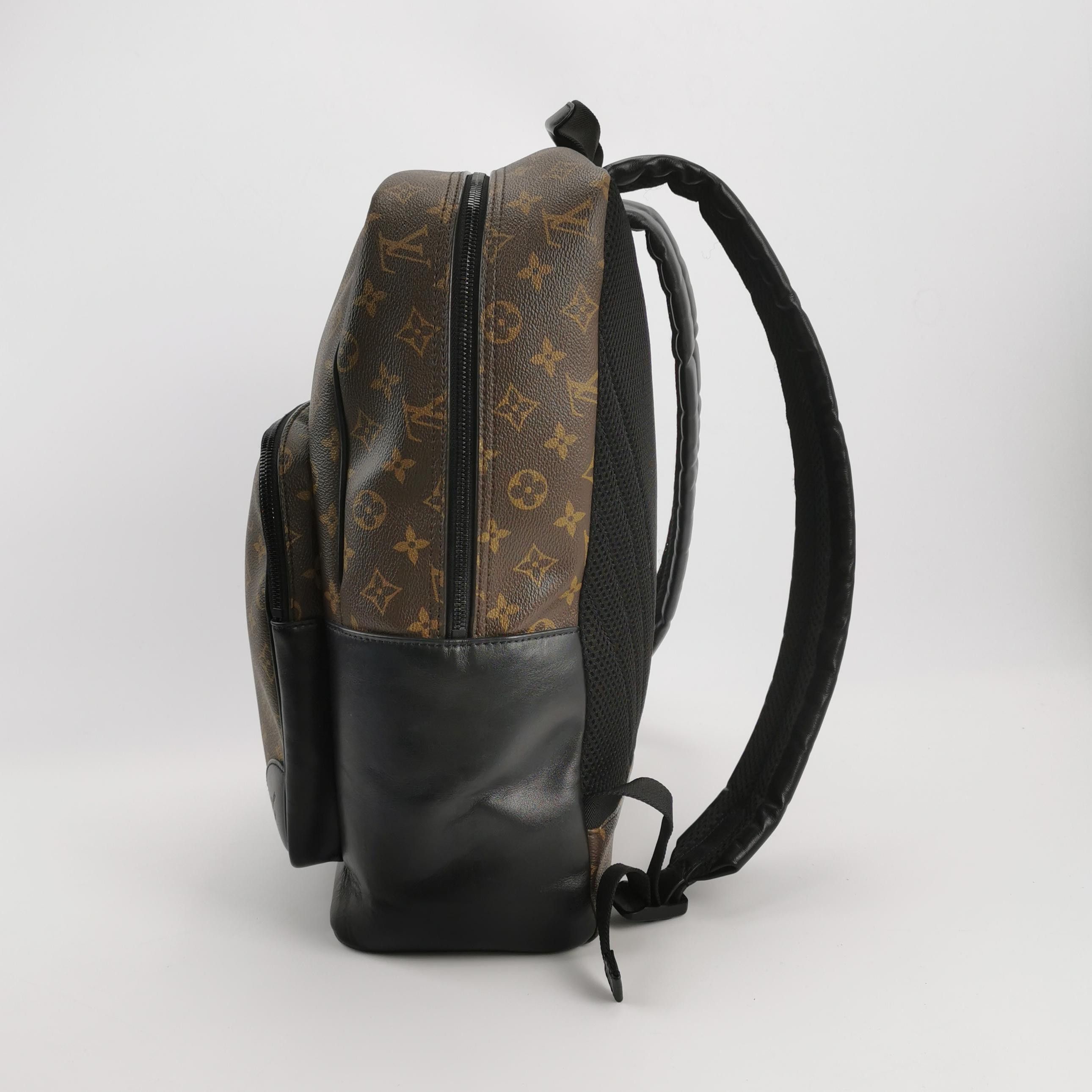 Louis Vuitton Louis Vuitton Dean Monogram Backpack (Chip) Size ONE SIZE - 6 Thumbnail