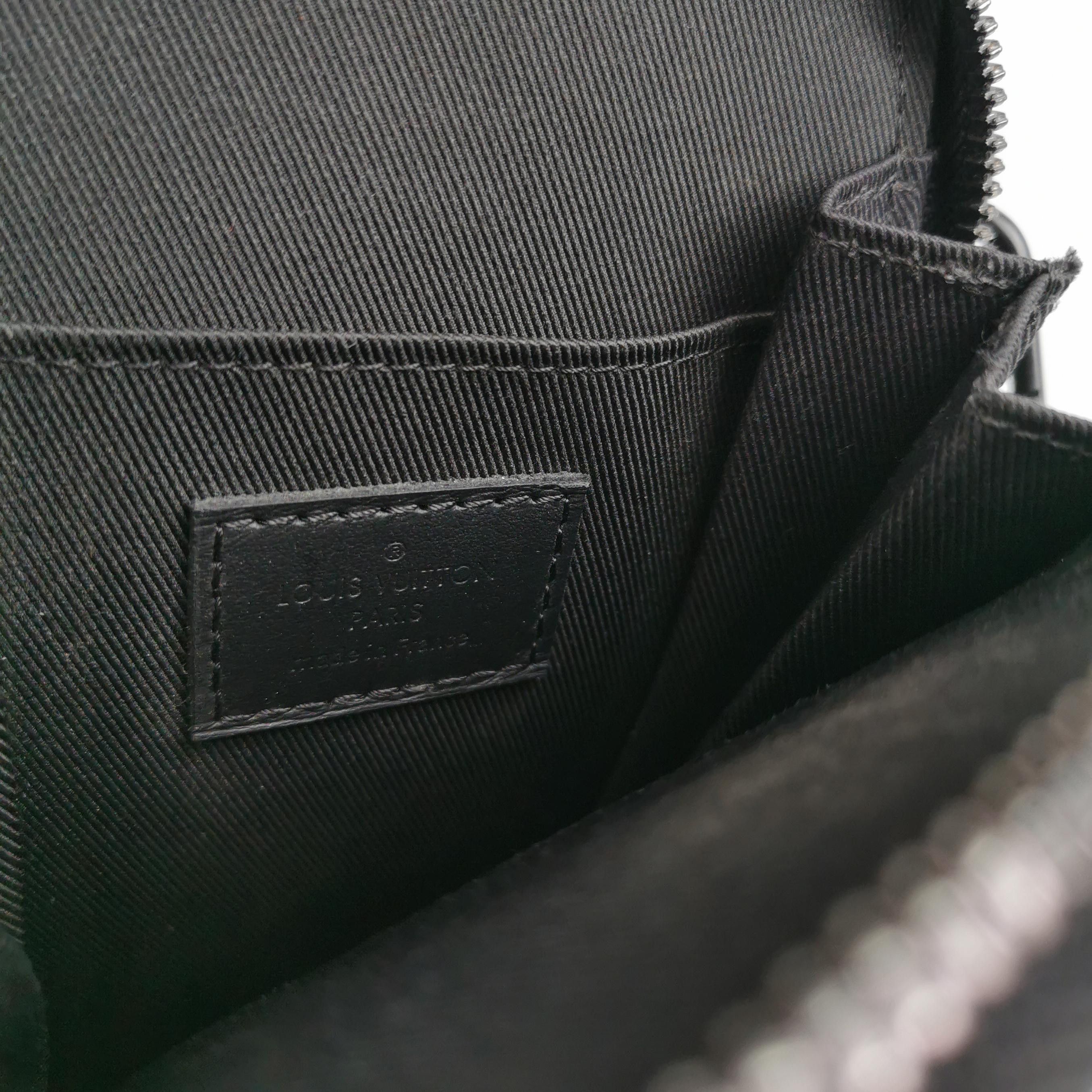 Louis Vuitton Louis Vuitton Takeoff Leather Crossbody Bag Size ONE SIZE - 15 Thumbnail