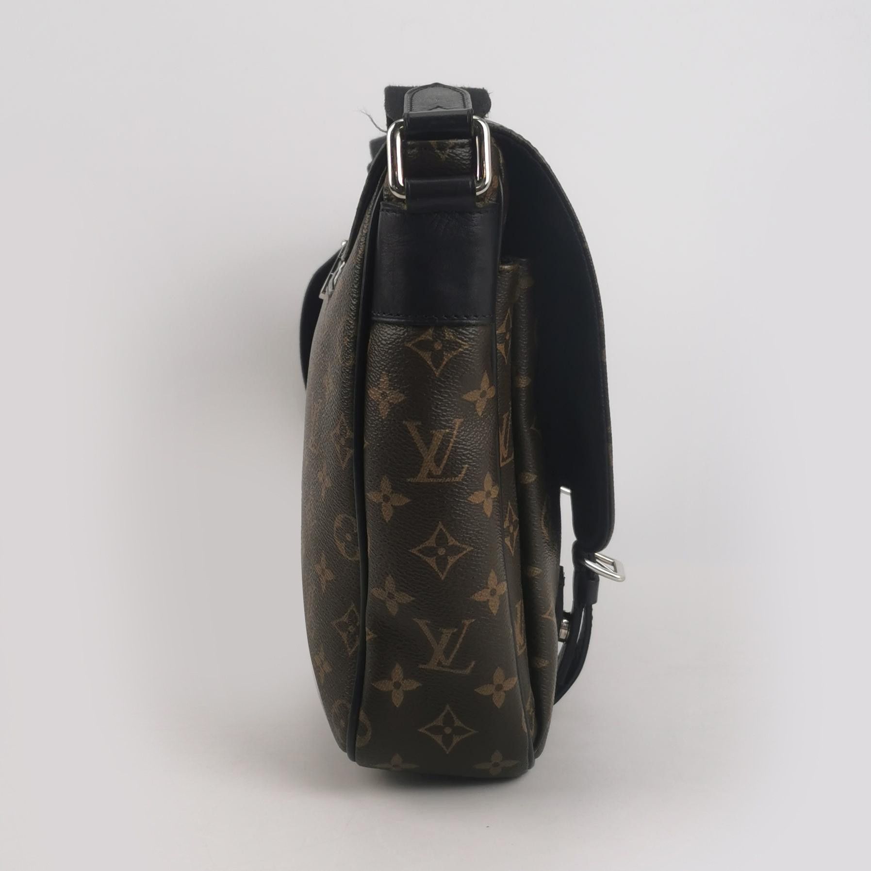Louis Vuitton Louis Vuitton Christopher Monogram Print Crossbody Bag Size ONE SIZE - 8 Thumbnail