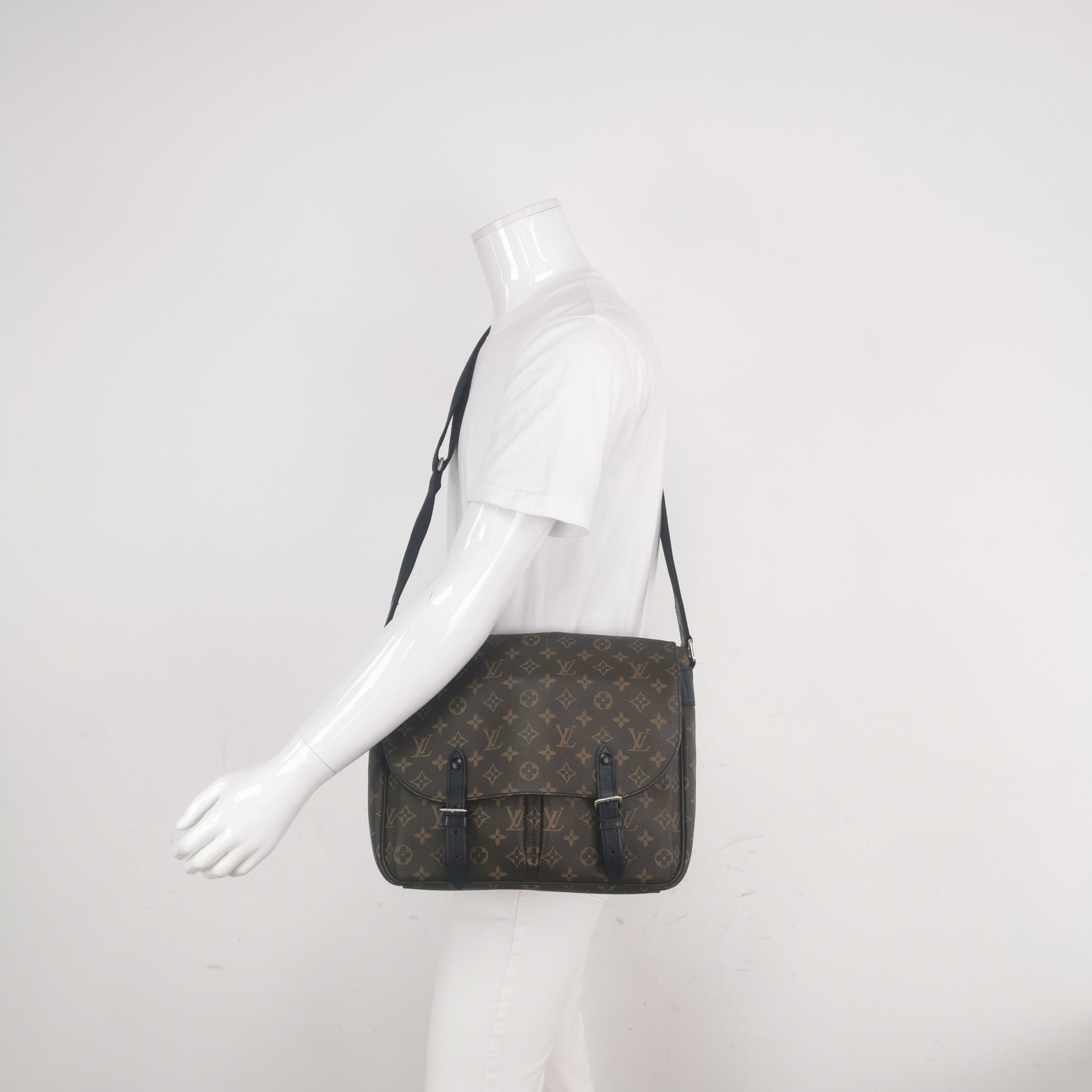 Louis Vuitton Louis Vuitton Christopher Monogram Print Crossbody Bag Size ONE SIZE - 4 Thumbnail