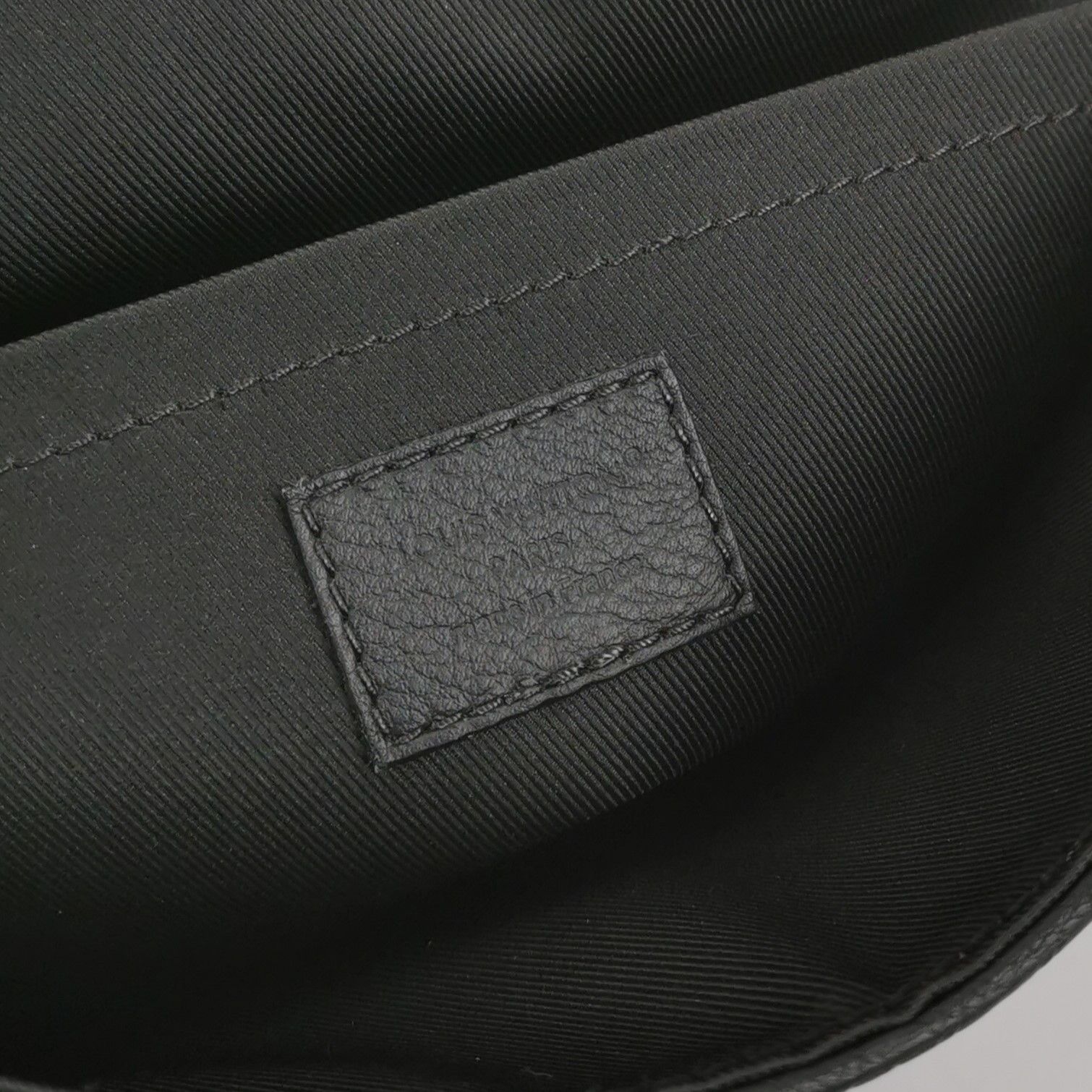 Louis Vuitton Louis Vuitton Black Monogram Embossed Messenger Crossbody Size ONE SIZE - 15 Thumbnail
