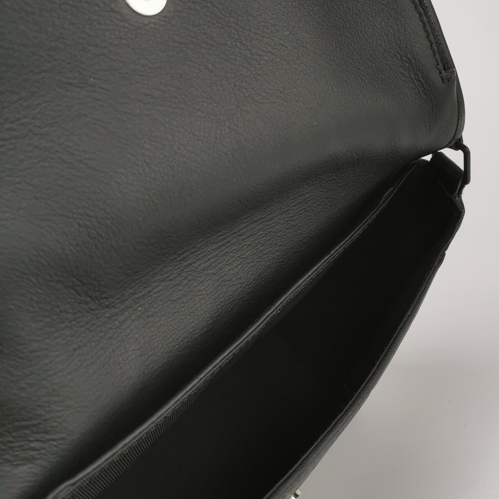 Louis Vuitton Louis Vuitton Black Monogram Embossed Messenger Crossbody Size ONE SIZE - 13 Thumbnail