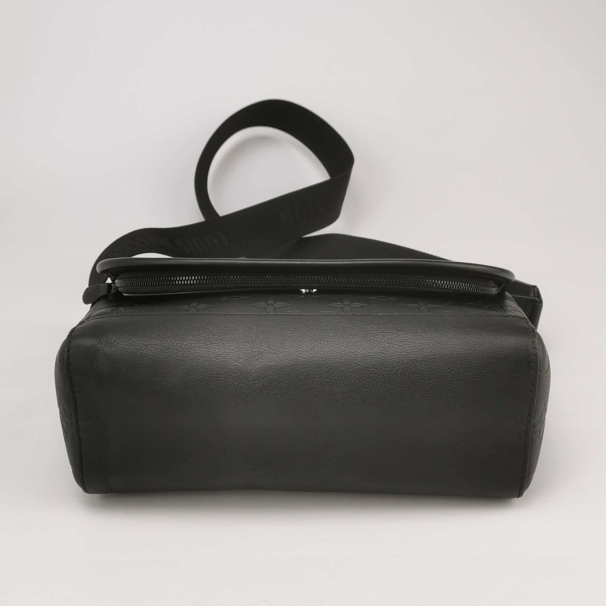 Louis Vuitton Louis Vuitton Black Monogram Embossed Messenger Crossbody Size ONE SIZE - 12 Thumbnail