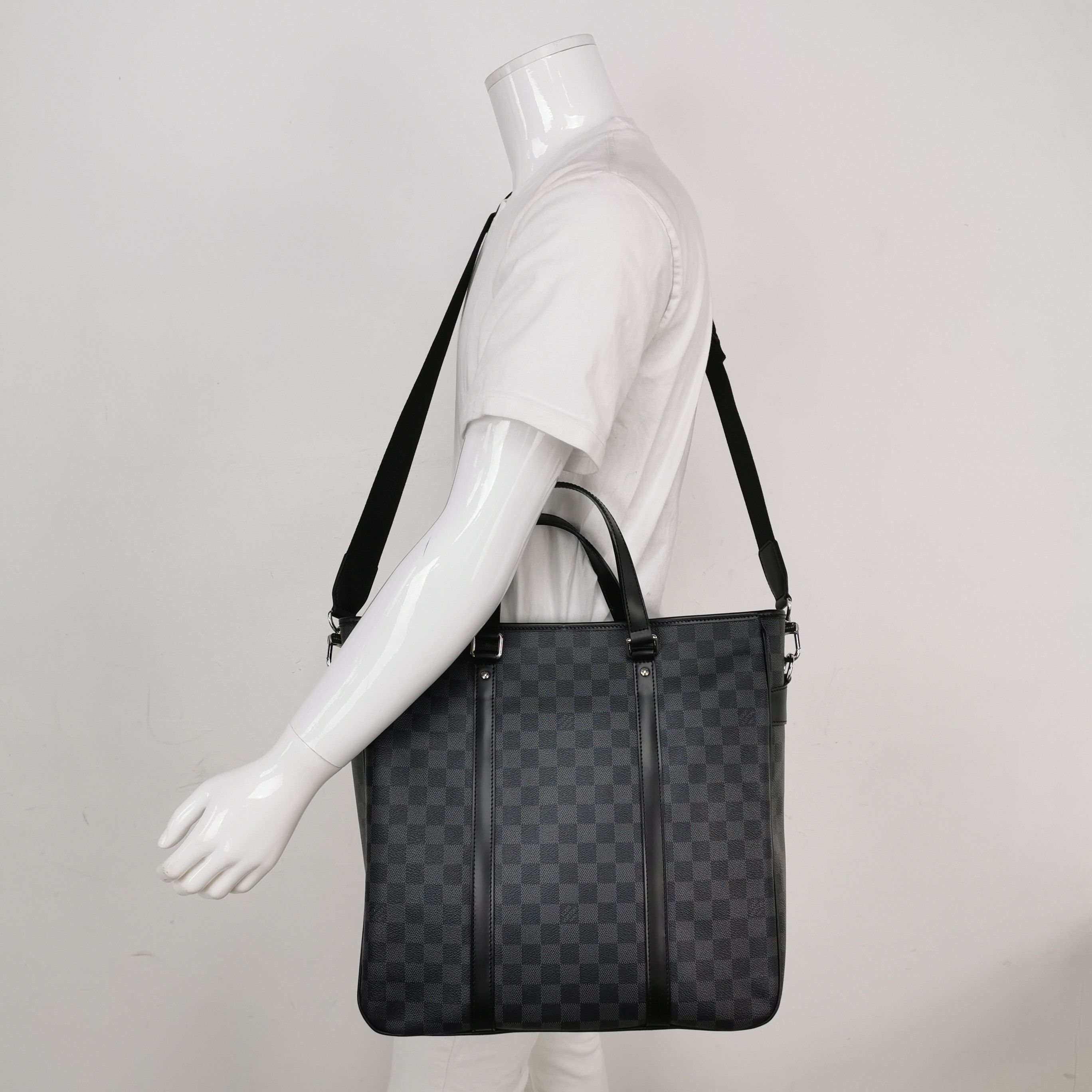 Louis Vuitton Louis Vuitton Tadao Damier Graphite Briefcase Crossbody Size ONE SIZE - 4 Thumbnail