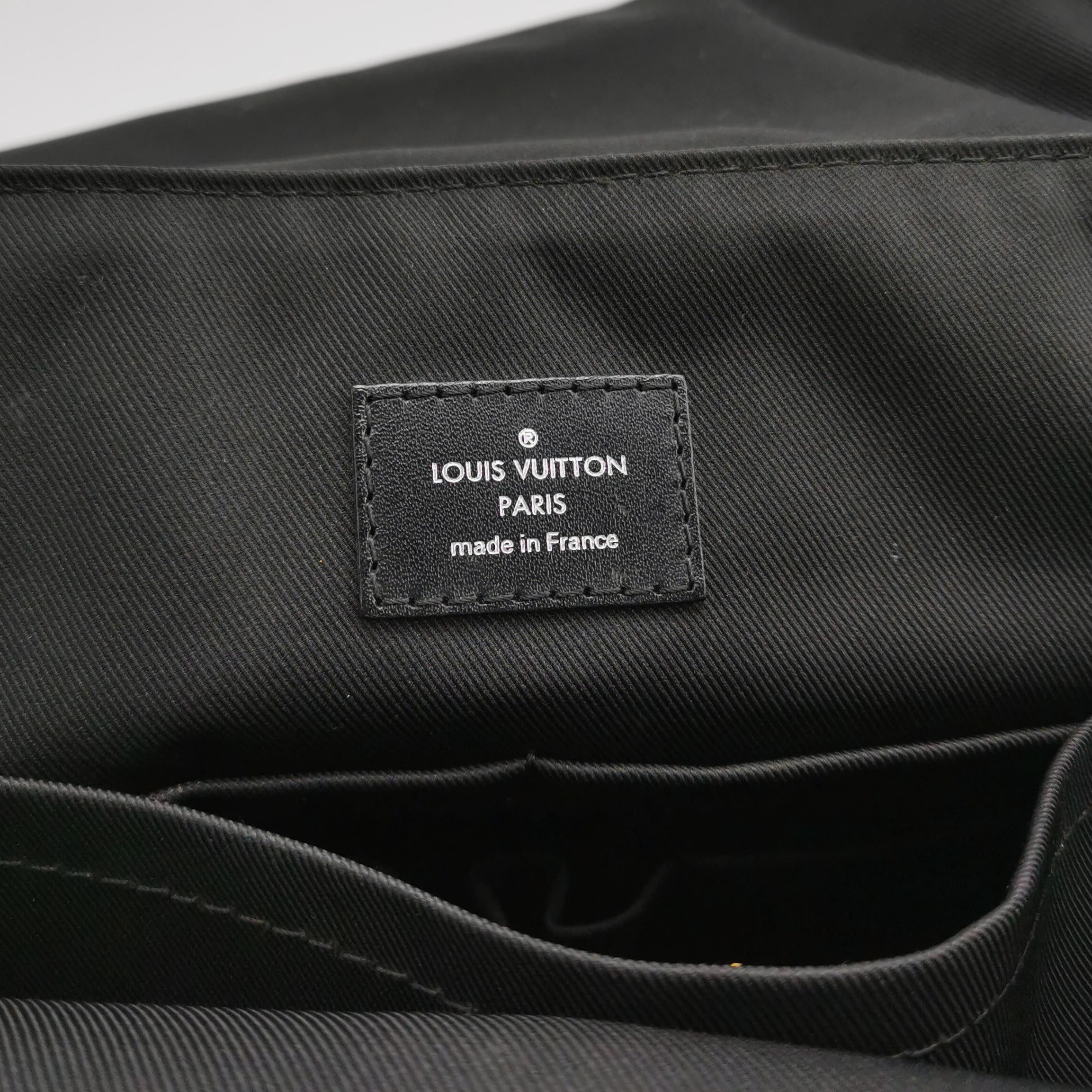 Louis Vuitton Louis Vuitton Christopher Monogram Crossbody Shoulder Bag Size ONE SIZE - 16 Thumbnail
