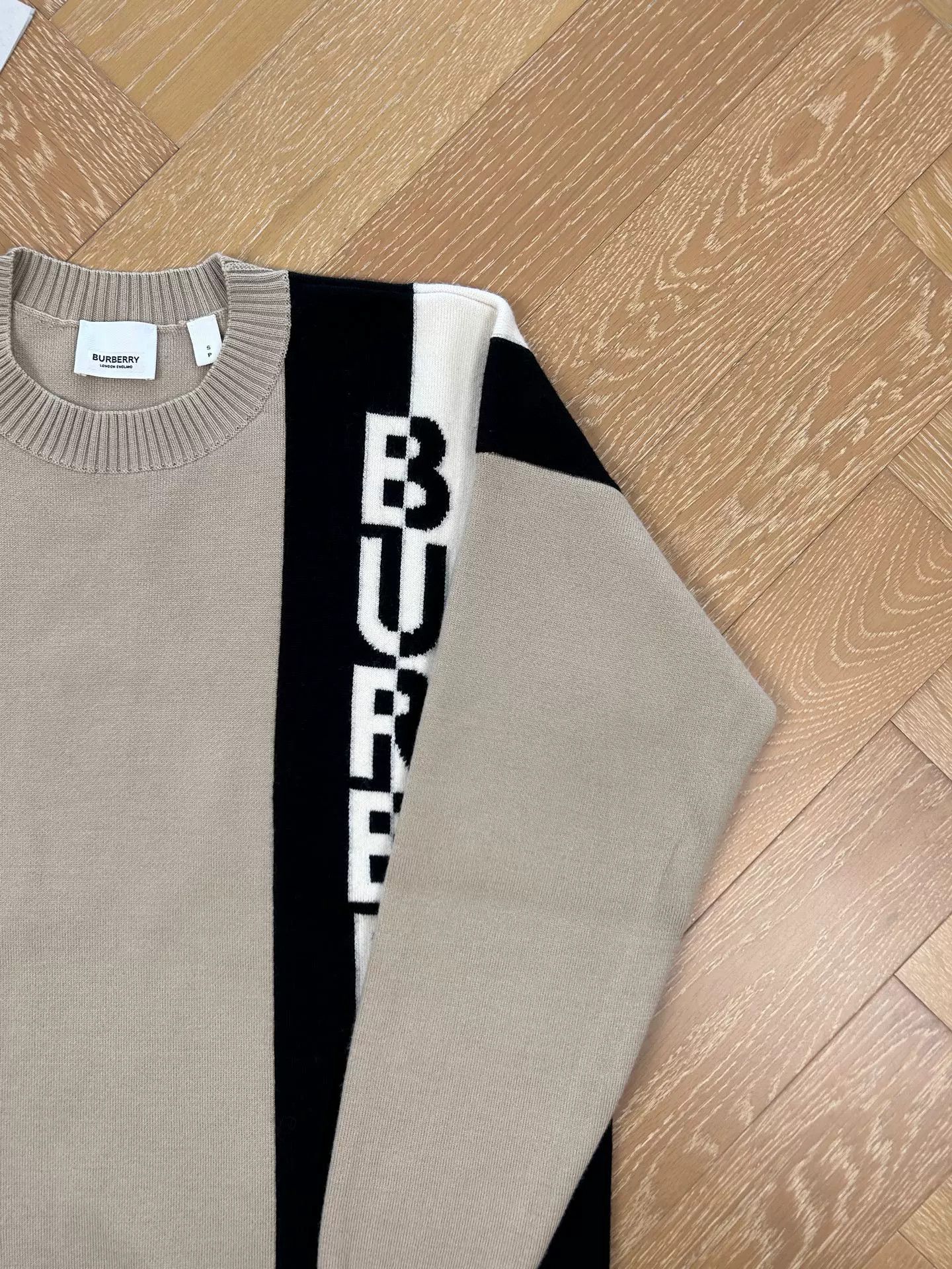 Burberry Burberry Logo Jacquard Long Sleeve Sweater Size US S / EU 44-46 / 1 - 5 Thumbnail