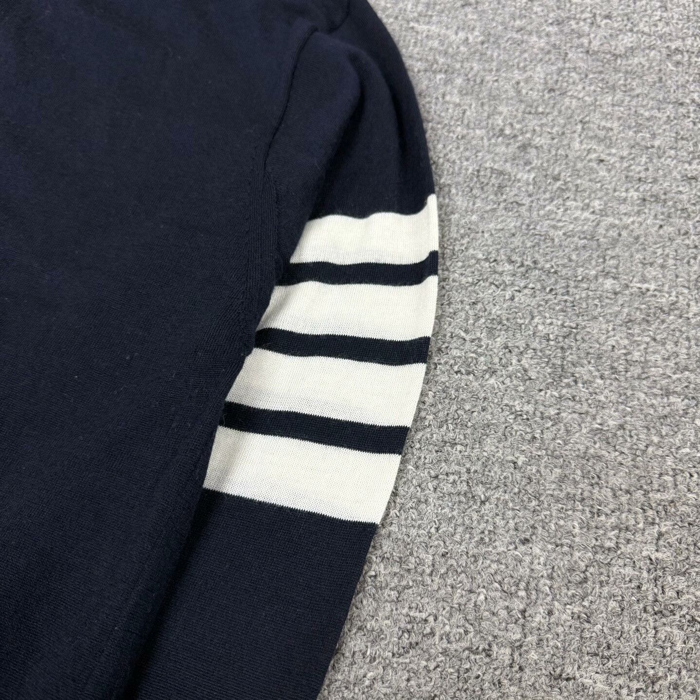 Thom Browne Thom Browne TB 4-Stripe Knit Sweater Size US M / EU 48-50 / 2 - 5 Thumbnail