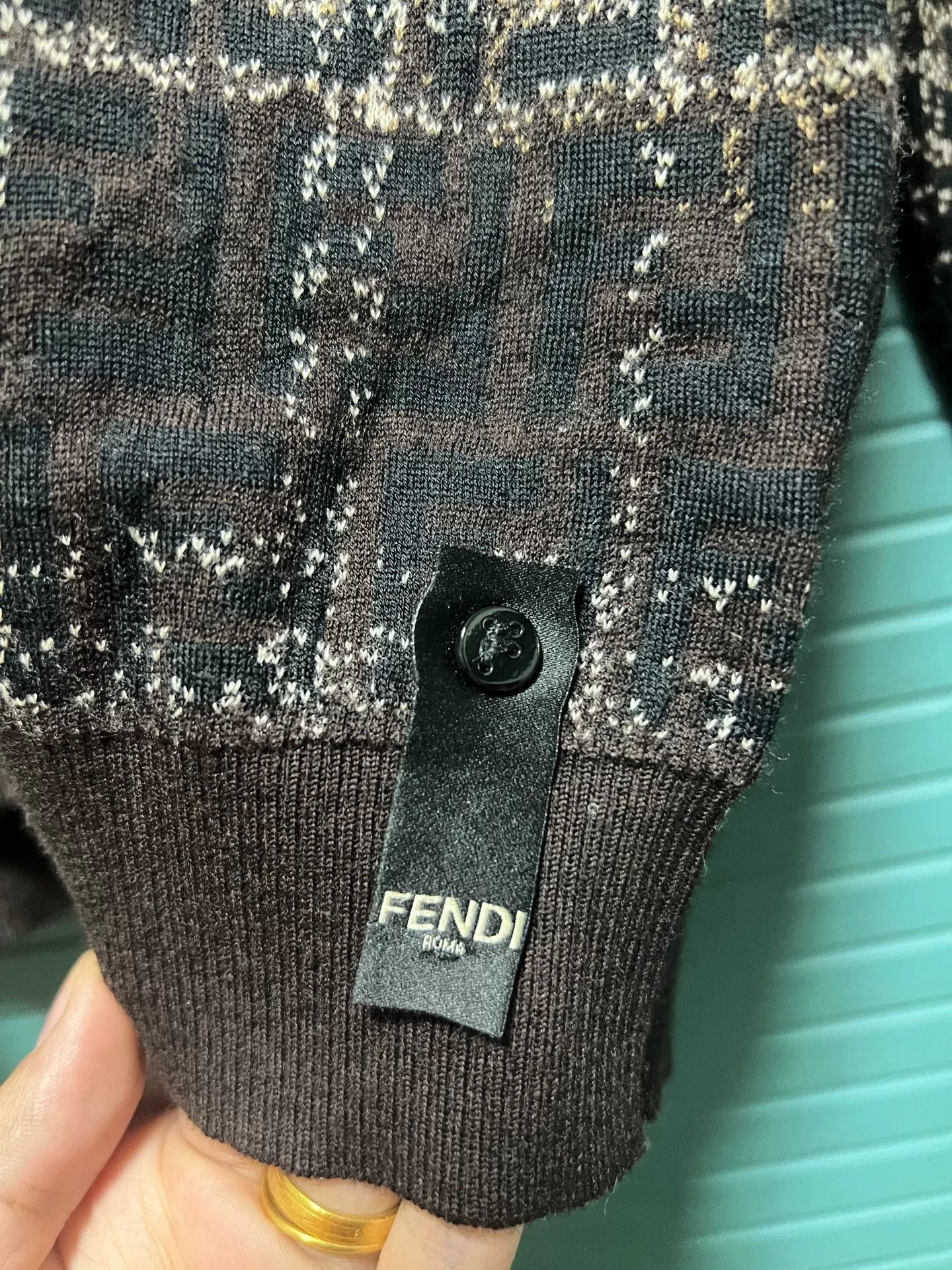 Fendi Fendi Gradient Pattern Wool Sweater for Men Size US L / EU 52-54 / 3 - 4 Thumbnail