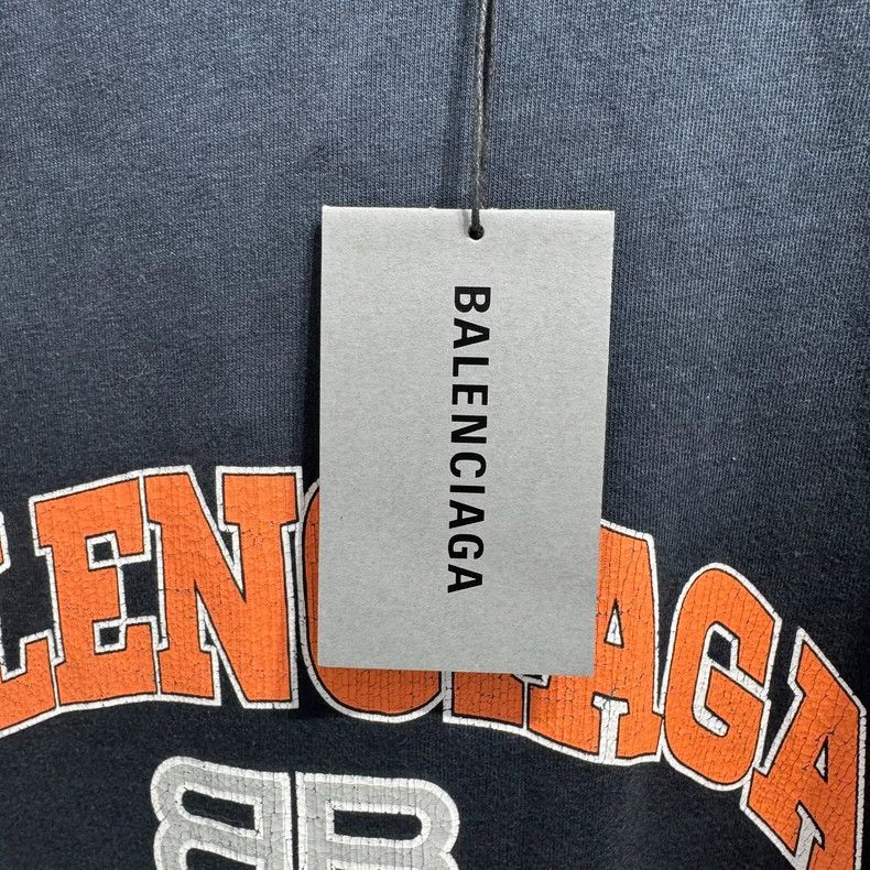 Balenciaga Balenciaga Distressed BB Logo Tee Size US XXS / EU 40 - 6 Thumbnail
