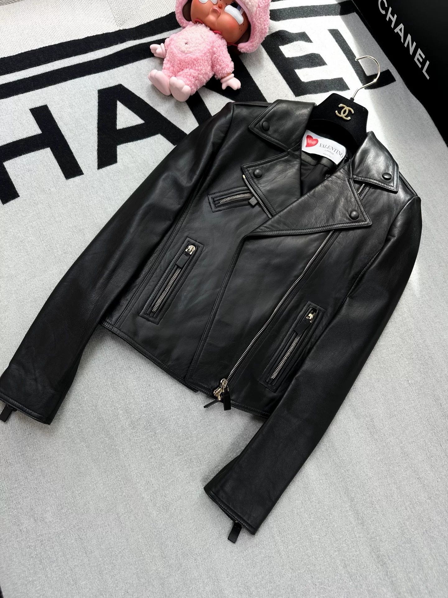 Valentino Valentino Black Leather Short Jacket Size US S / EU 44-46 / 1 - 3 Thumbnail