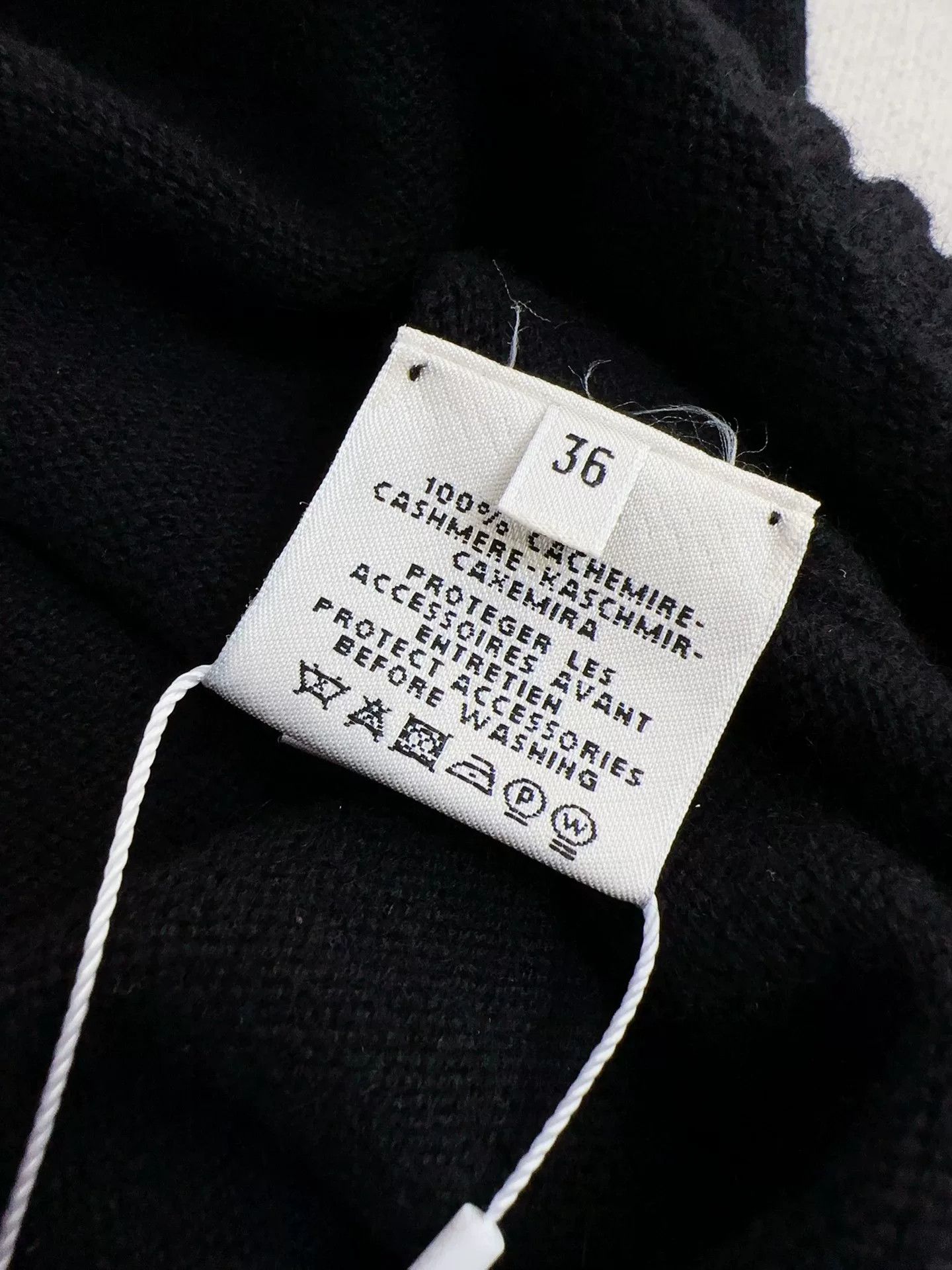 Hermes Hermes Black V-Neck Knit Dress Size US M / EU 48-50 / 2 - 7 Thumbnail