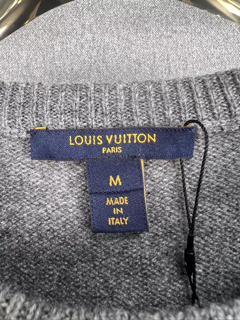 Louis Vuitton LOUIS VUITTON Metal Buckle Sweater Size US M / EU 48-50 / 2 - 3 Thumbnail