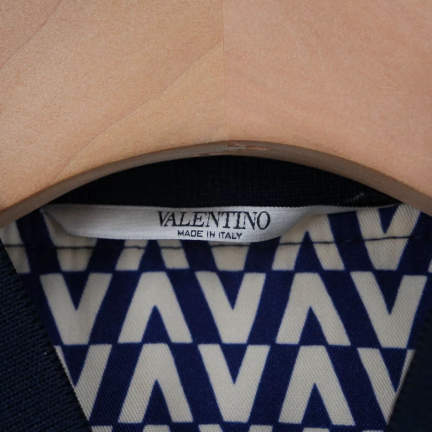 Valentino Valentino V Logo Print Jacket Size US XS / EU 42 / 0 - 6 Thumbnail