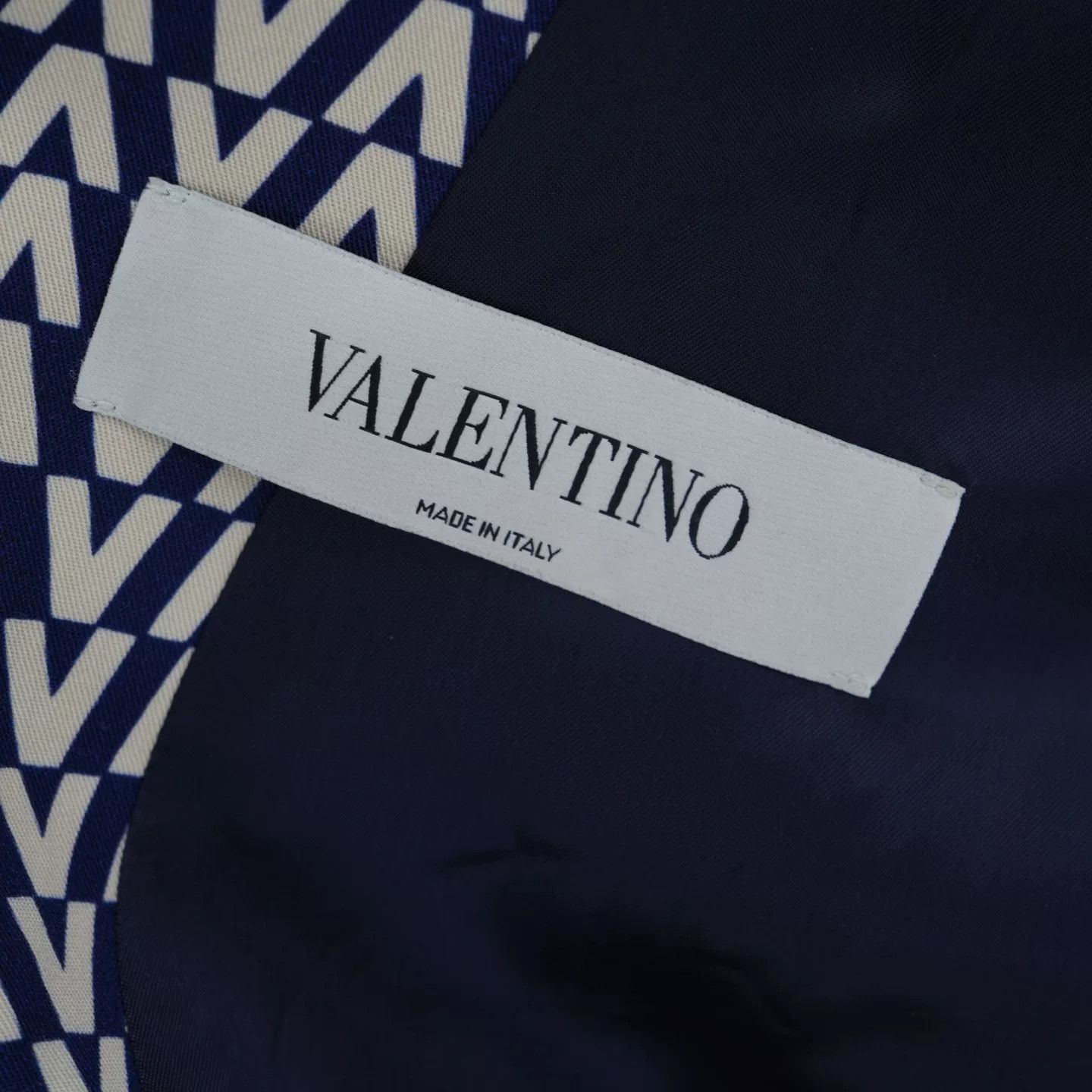 Valentino Valentino V Logo Print Jacket Size US XS / EU 42 / 0 - 3 Thumbnail