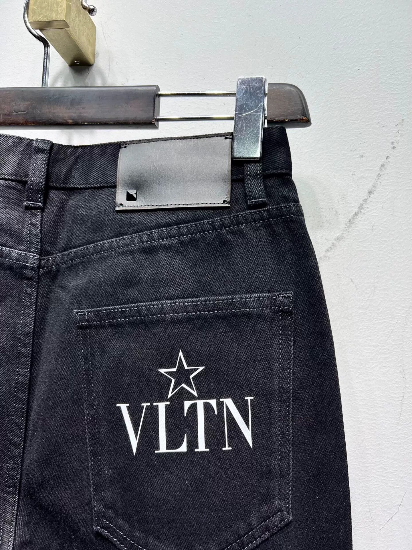 Valentino Valentino Logo Print Studded Denim Jeans Size US 28 / EU 44 - 6 Thumbnail