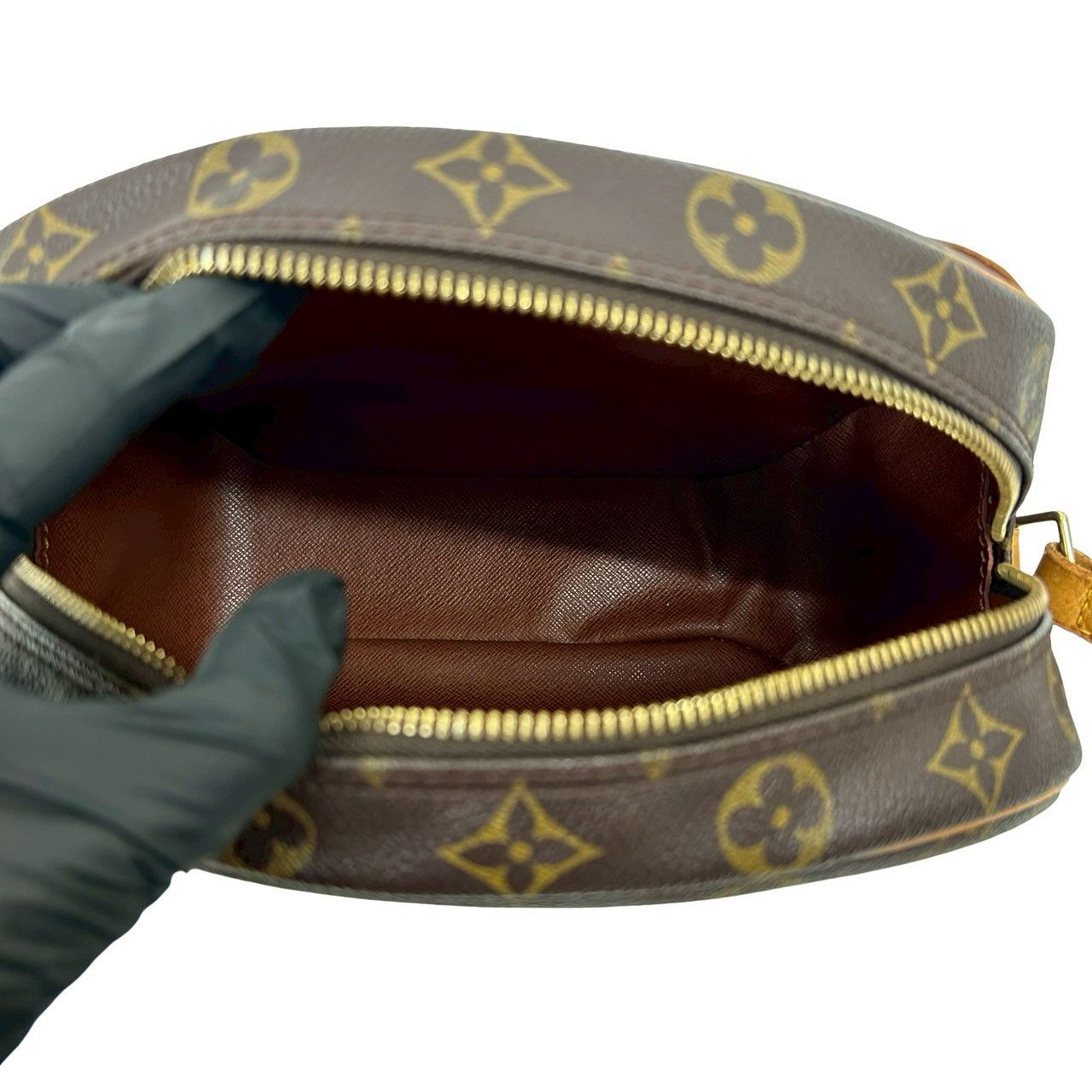Louis Vuitton Louis Vuitton Louis Vuitton Blois Monogram Leather Shoulder Bag Canvas Shoulder Bag DUTY FREE for USA Size ONE SIZE - 10 Thumbnail