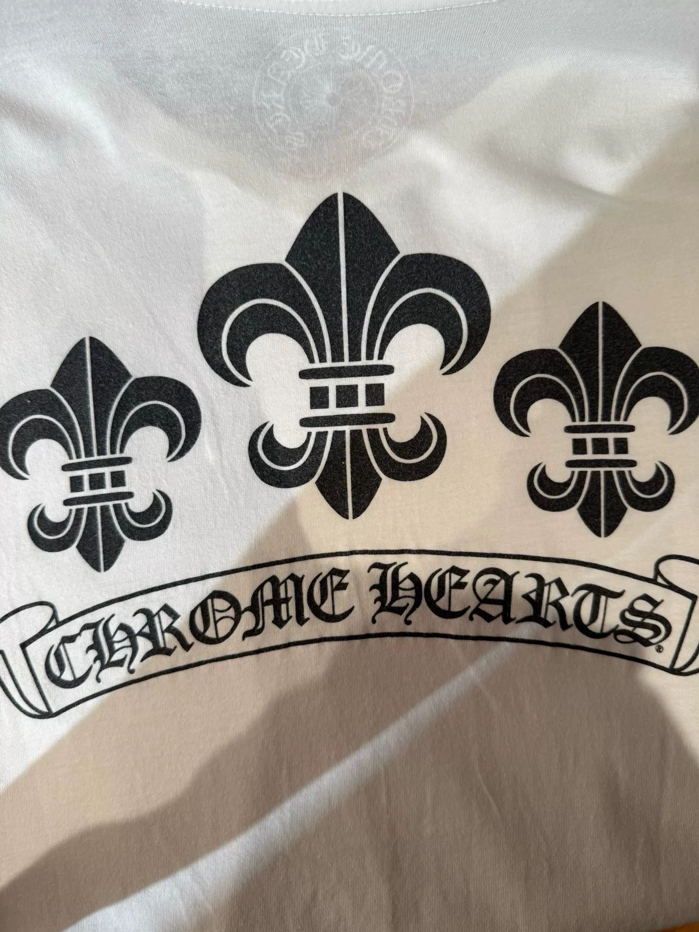 Chrome Hearts Chrome Hearts V-Neck Boy Scout Flower White Tee Size US M / EU 48-50 / 2 - 3 Thumbnail