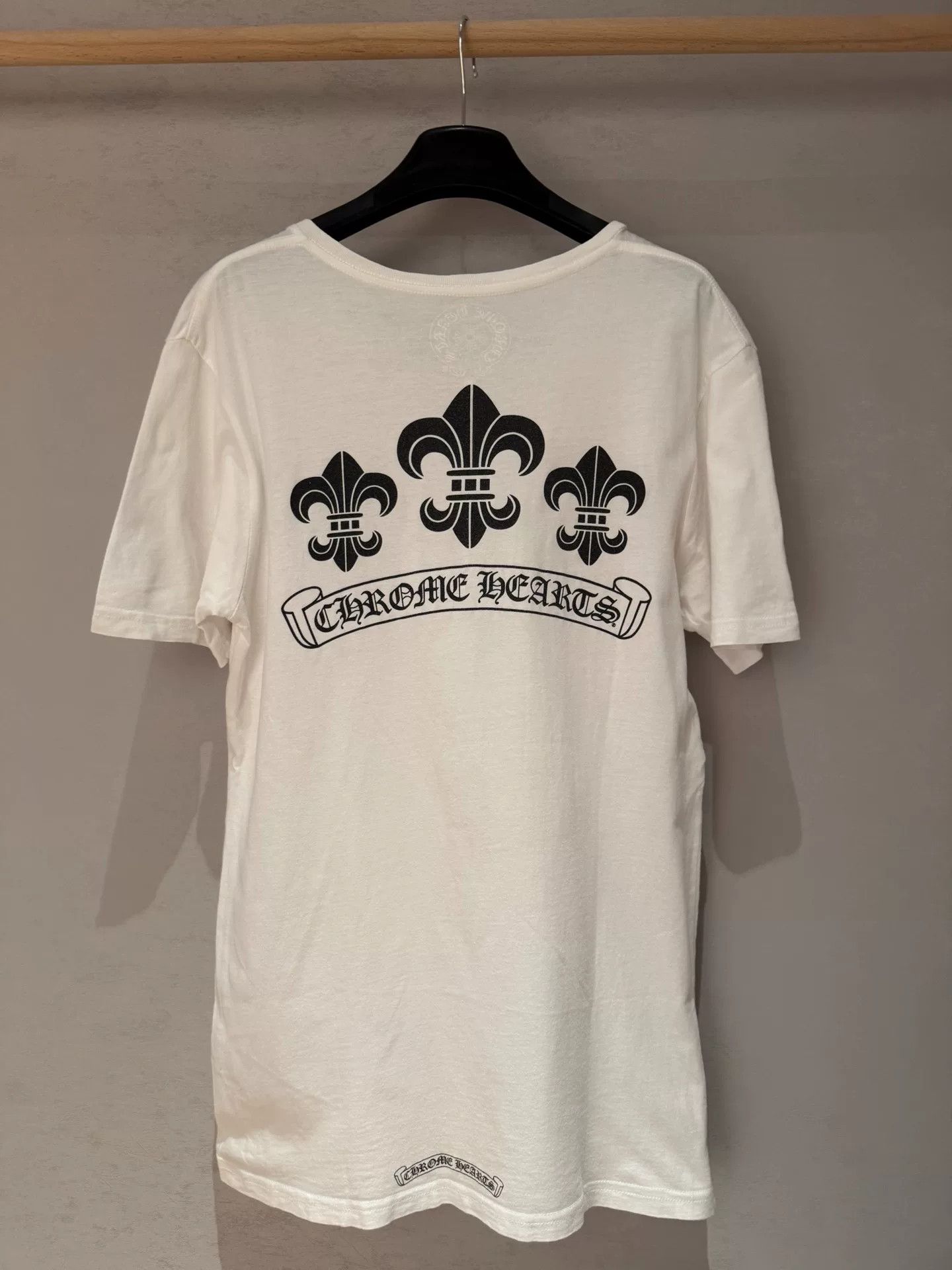 Chrome Hearts Chrome Hearts V-Neck Boy Scout Flower White Tee Size US M / EU 48-50 / 2 - 2 Thumbnail
