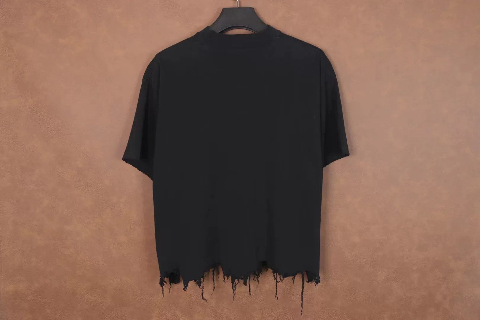 Balenciaga Balenciaga Black Distressed Hem Short-Sleeve T-Shirt Size US M / EU 48-50 / 2 - 3 Thumbnail
