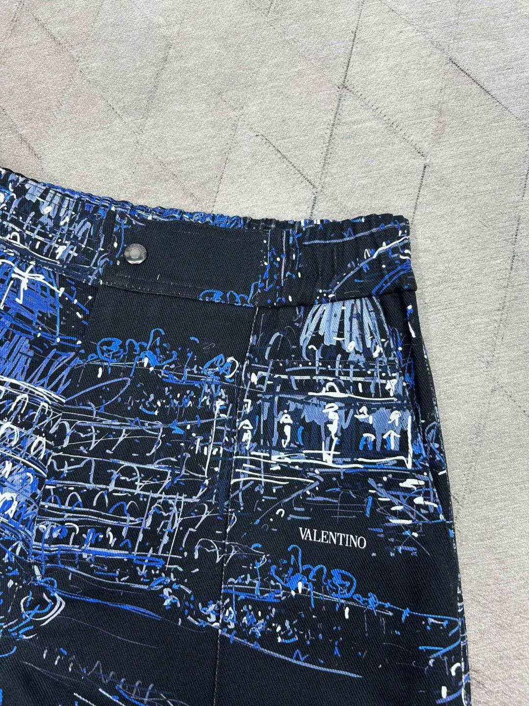 Valentino Valentino Spring Summer Cargo Shorts Size US 30 / EU 46 - 2 Thumbnail