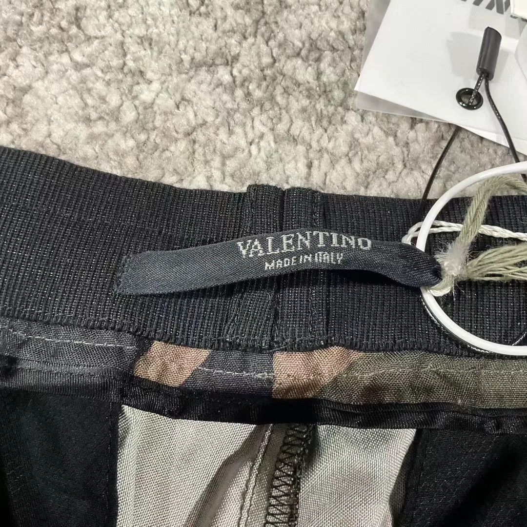 Valentino Valentino Silk Camouflage Shorts Size US 38 / EU 54 - 7 Thumbnail