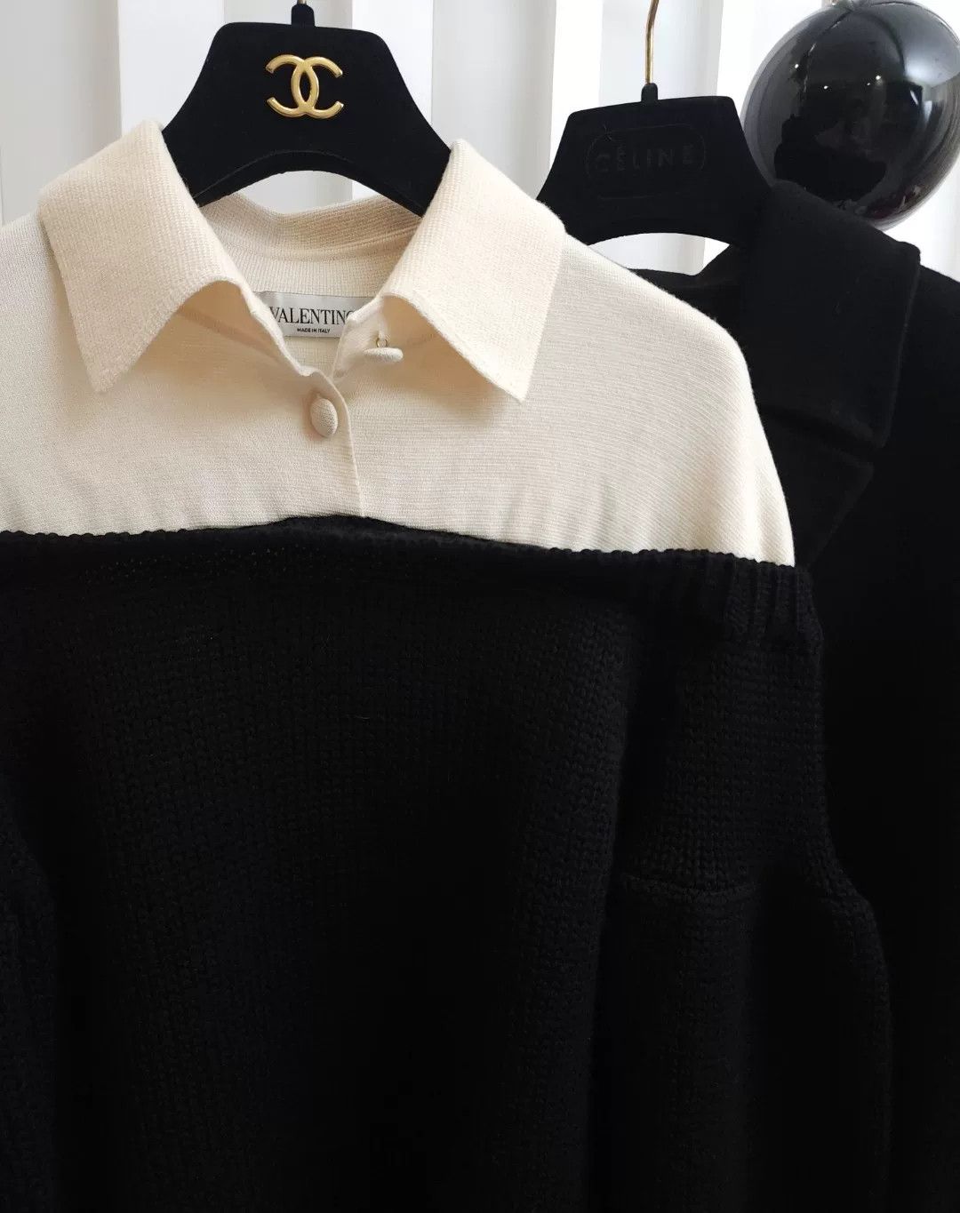 Valentino valentino off-shoulder sweater with collar Size US L / EU 52-54 / 3 - 3 Thumbnail