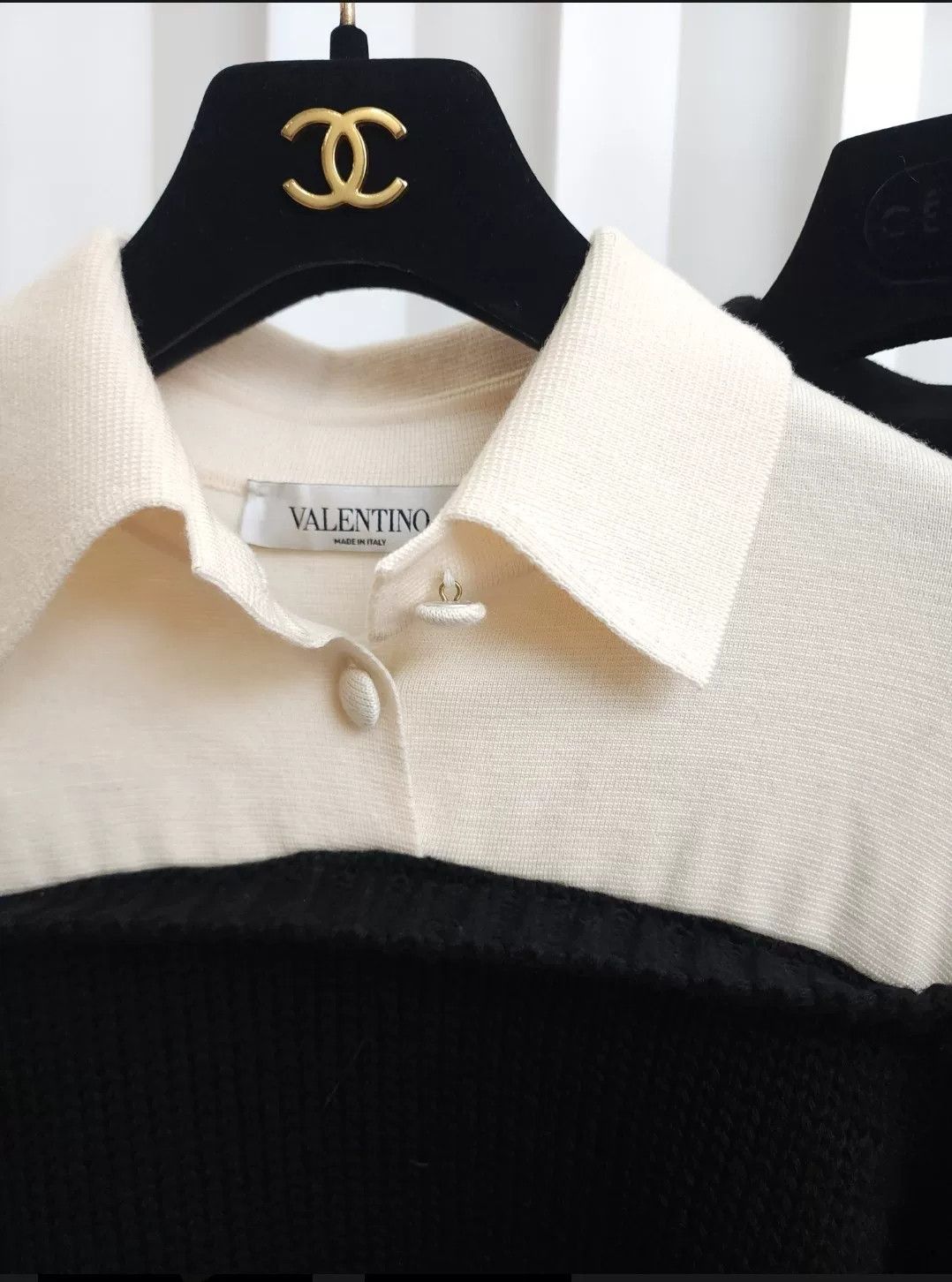 Valentino valentino off-shoulder sweater with collar Size US L / EU 52-54 / 3 - 2 Thumbnail