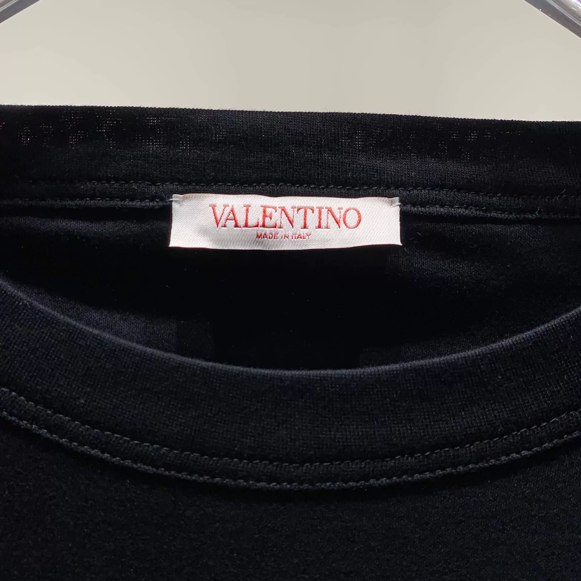 Valentino Valentino Badge Short Sleeve T-Shirt Size US L / EU 52-54 / 3 - 2 Thumbnail