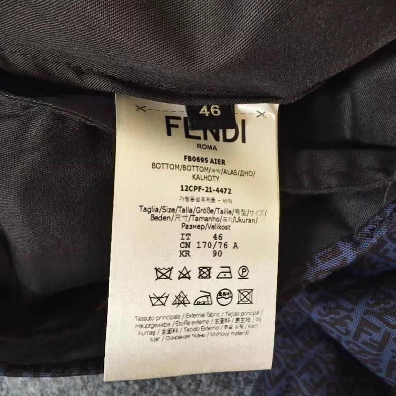 Fendi FENDI Solid Print Straight Casual Shorts Size US 36 / EU 52 - 4 Thumbnail
