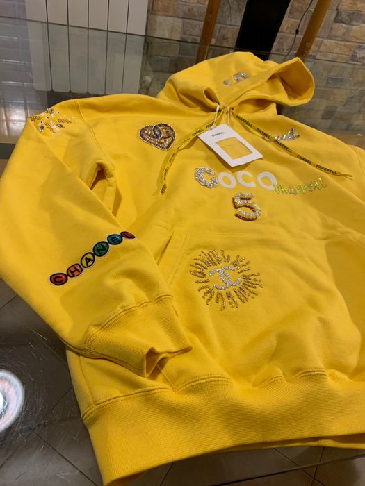 Chanel x Pharrell 2019 Appliqué Sunflower Yellow Hoodie Sweatshirt –  Vintage by Misty