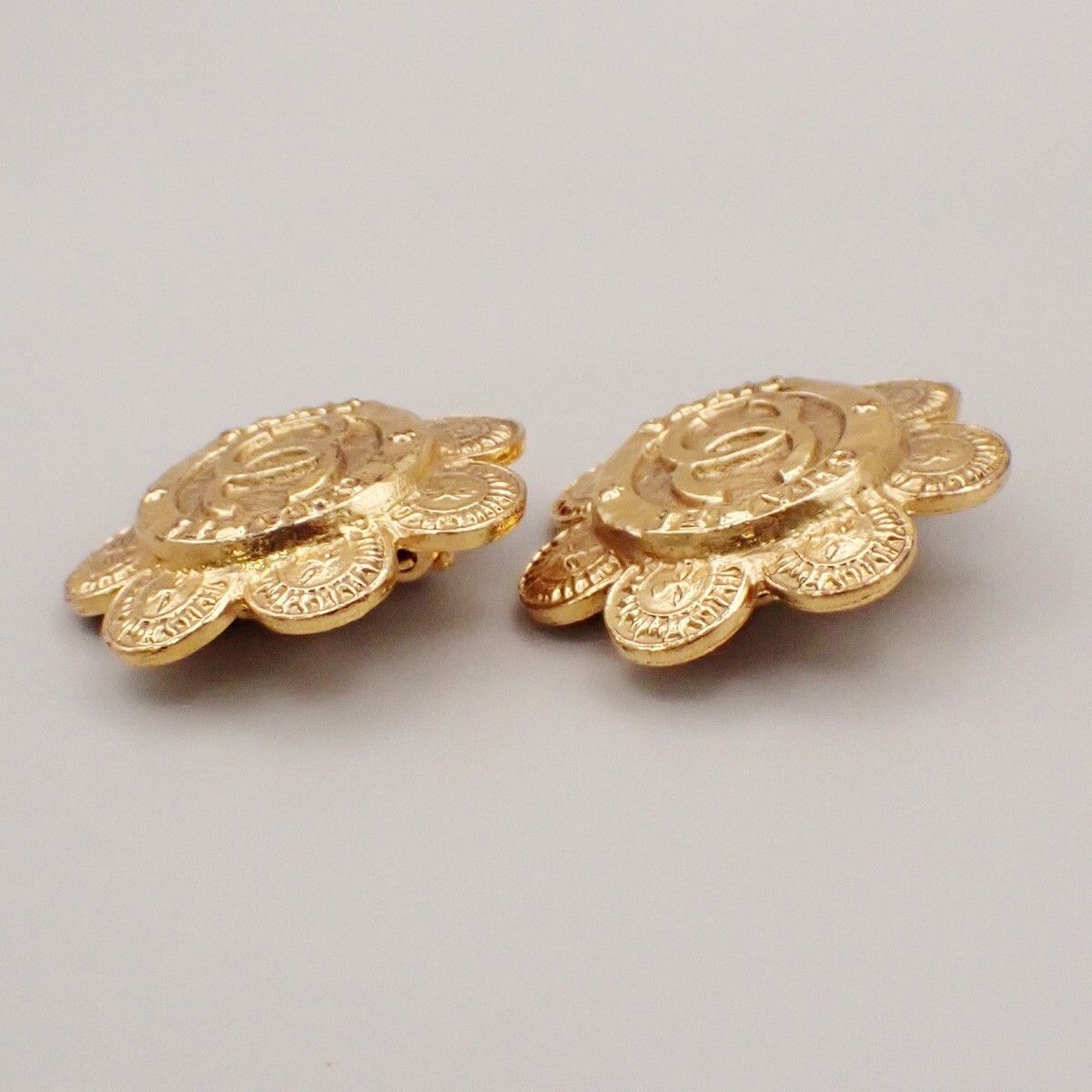 Chanel Chanel Vintage CC Flower Clip-On Earrings Metal Size ONE SIZE - 3 Thumbnail