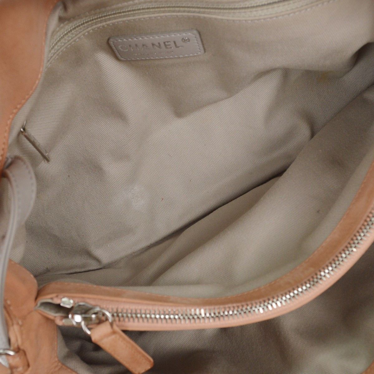 Chanel Chanel CC Sea Hit Tote Quilted Iridescent Calfskin Size ONE SIZE - 10 Thumbnail