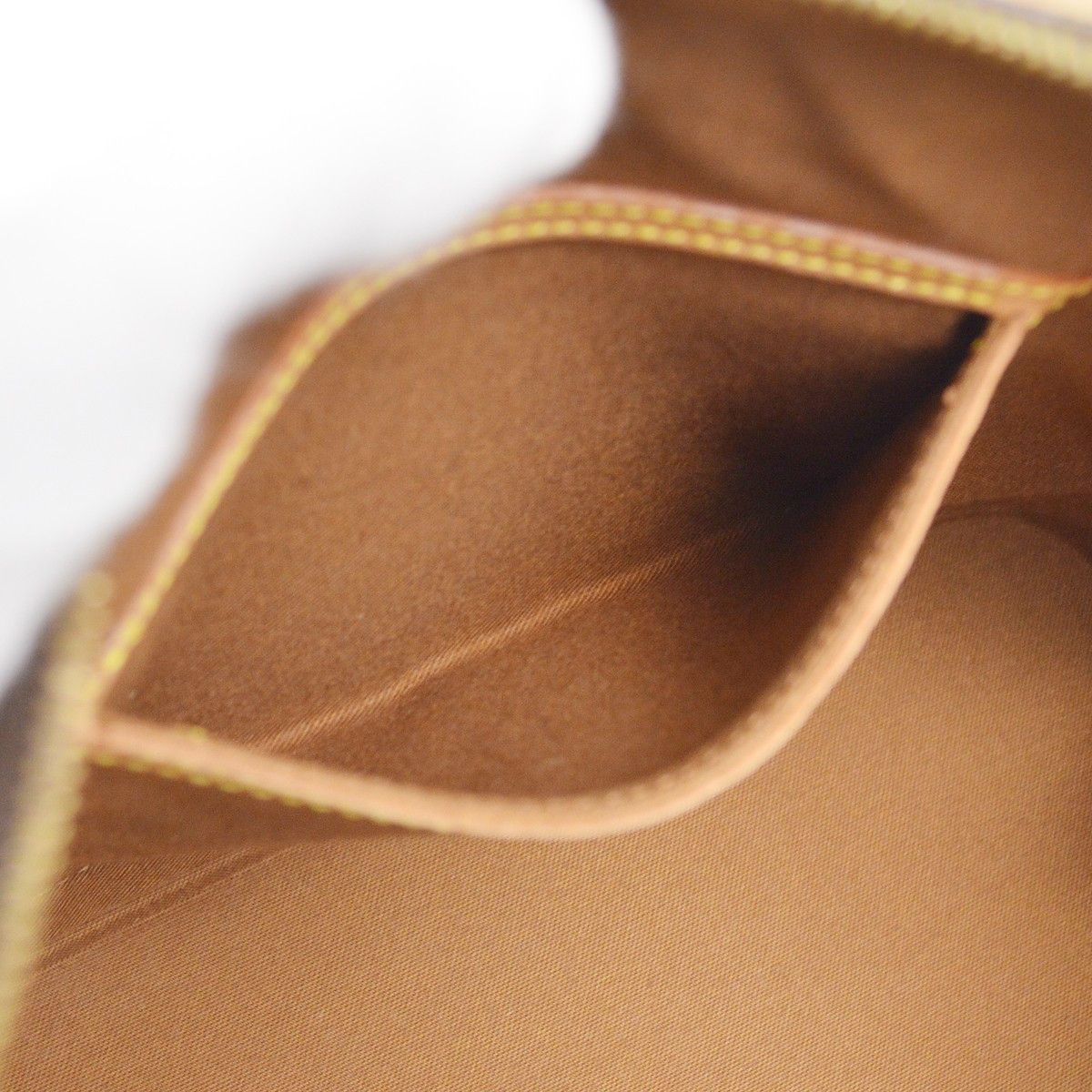 Louis Vuitton Louis Vuitton Alma Handbag Monogram Canvas Size ONE SIZE - 8 Thumbnail