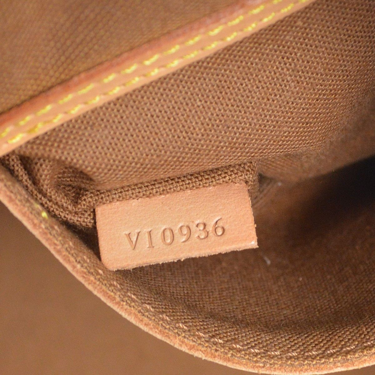 Louis Vuitton Louis Vuitton Alma Handbag Monogram Canvas Size ONE SIZE - 4 Thumbnail