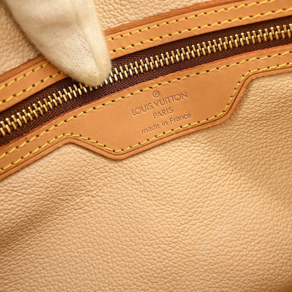 Louis Vuitton Louis Vuitton Petit Bucket Bag Monogram Canvas Size ONE SIZE - 4 Thumbnail