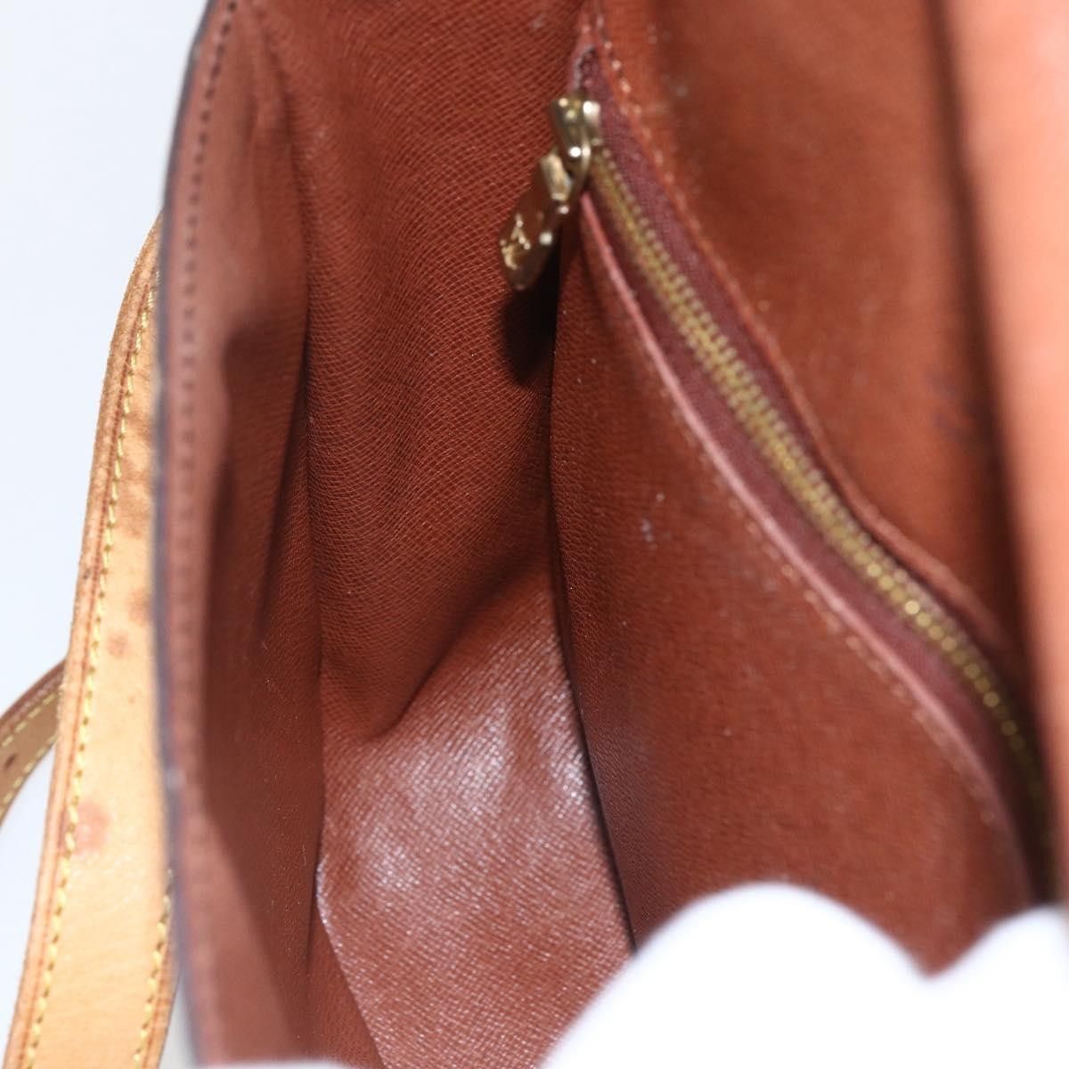 Louis Vuitton Louis Vuitton Saint Cloud Handbag Monogram Canvas Size ONE SIZE - 24 Thumbnail