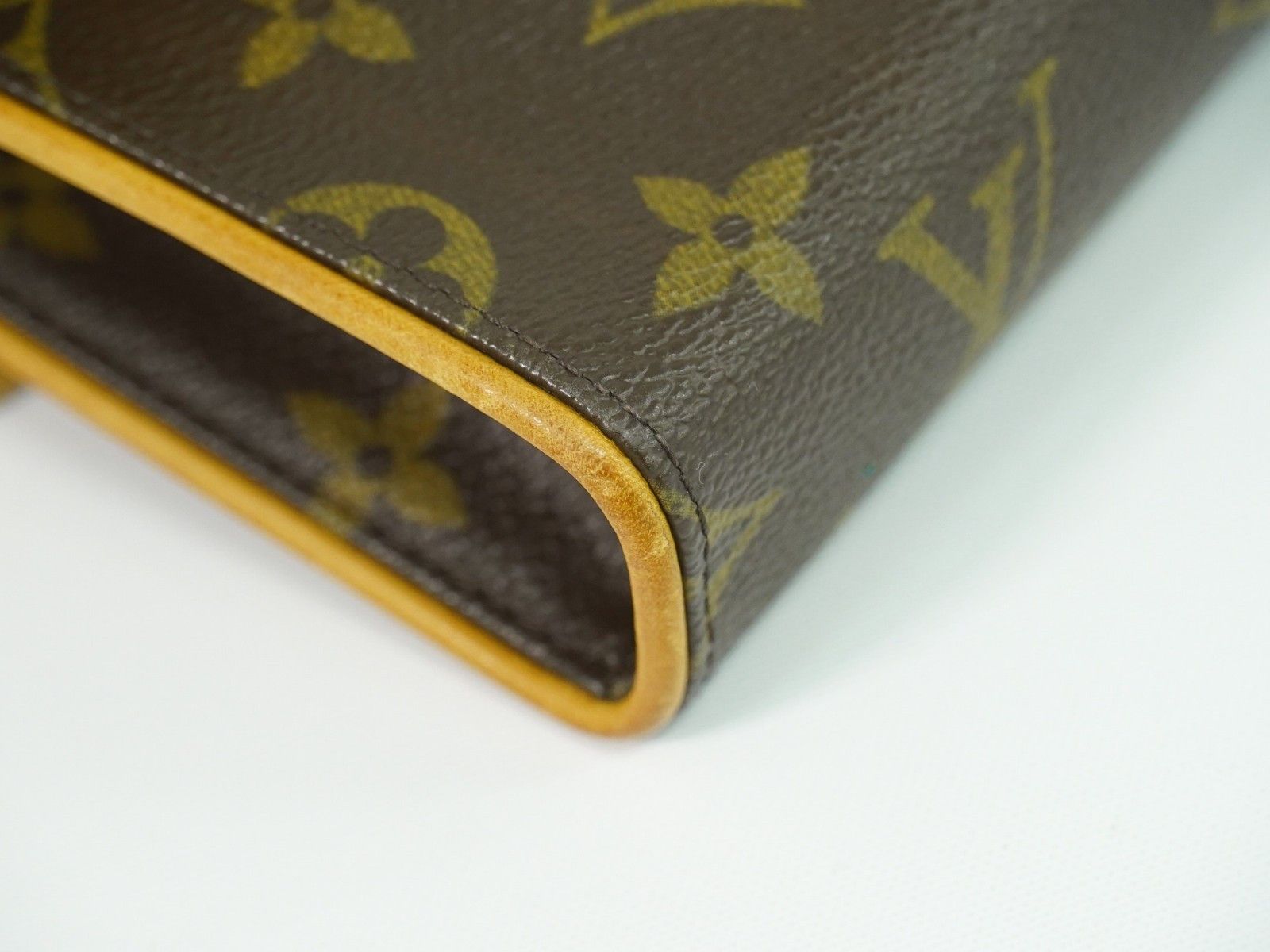 Louis Vuitton Louis Vuitton Florentine Waist Monogram Canvas Size ONE SIZE - 7 Thumbnail