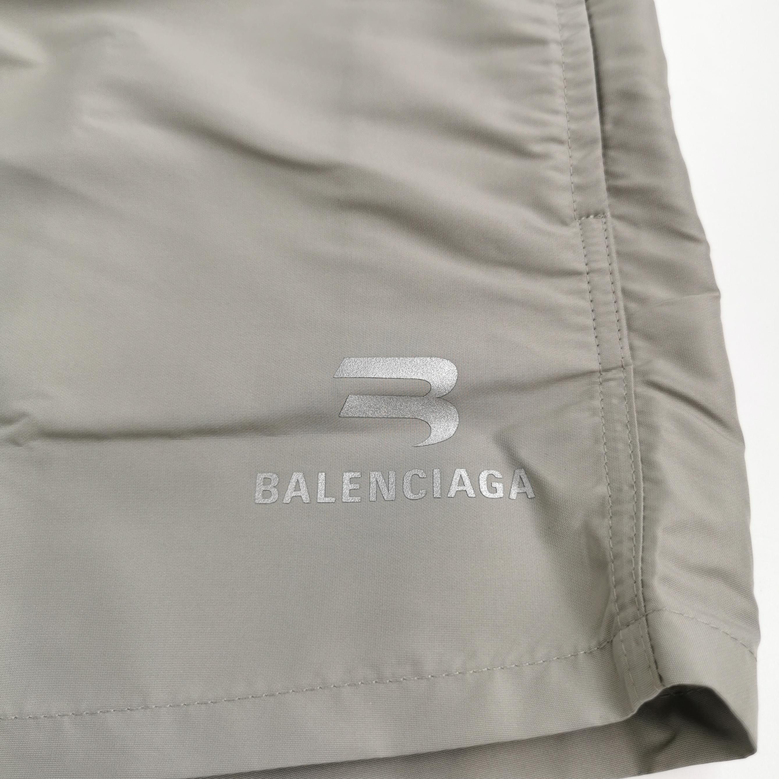 Balenciaga Balenciaga XS Solid Letter Logo Shorts Size US 28 / EU 44 - 6 Thumbnail