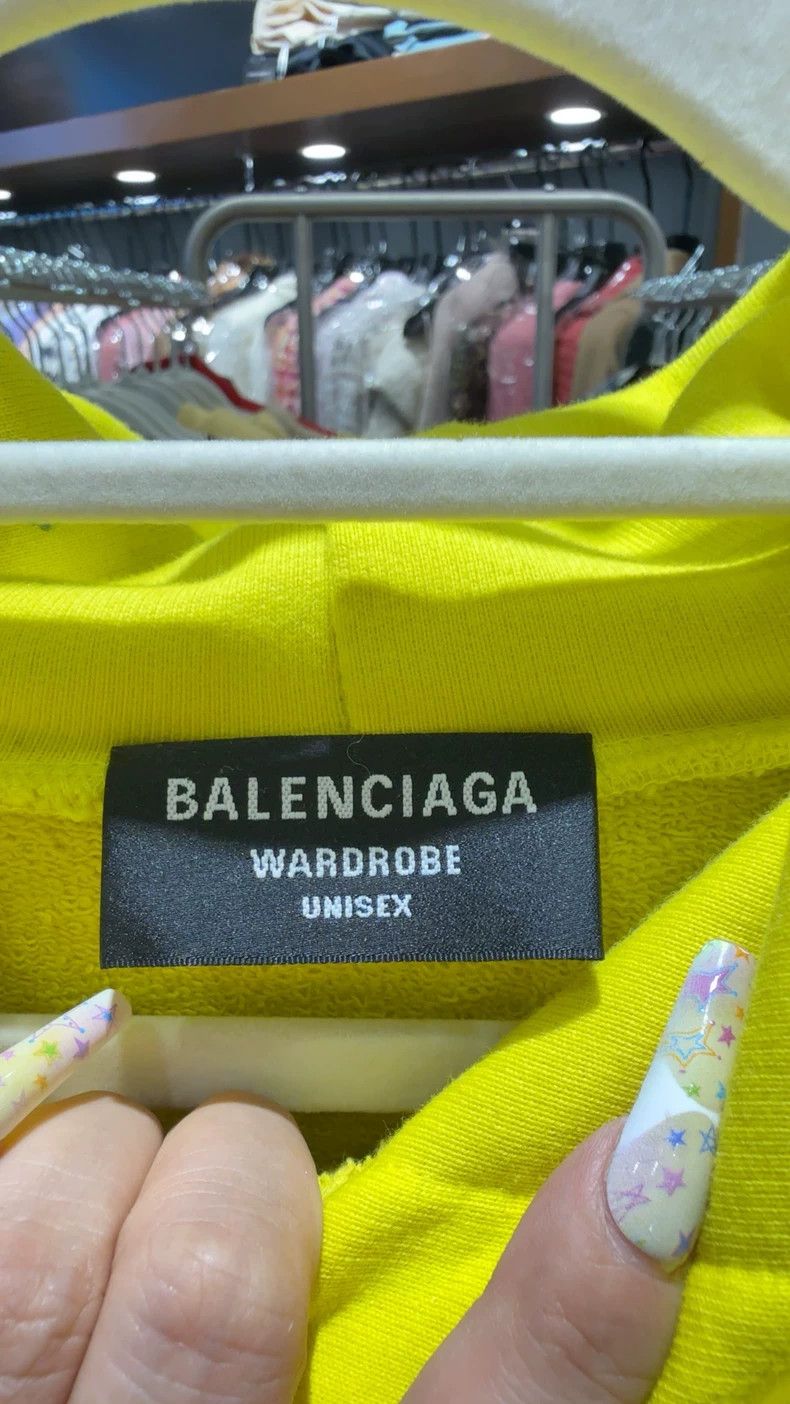 Balenciaga Balenciaga Yellow Logo Hoodie Size US S / EU 44-46 / 1 - 3 Thumbnail