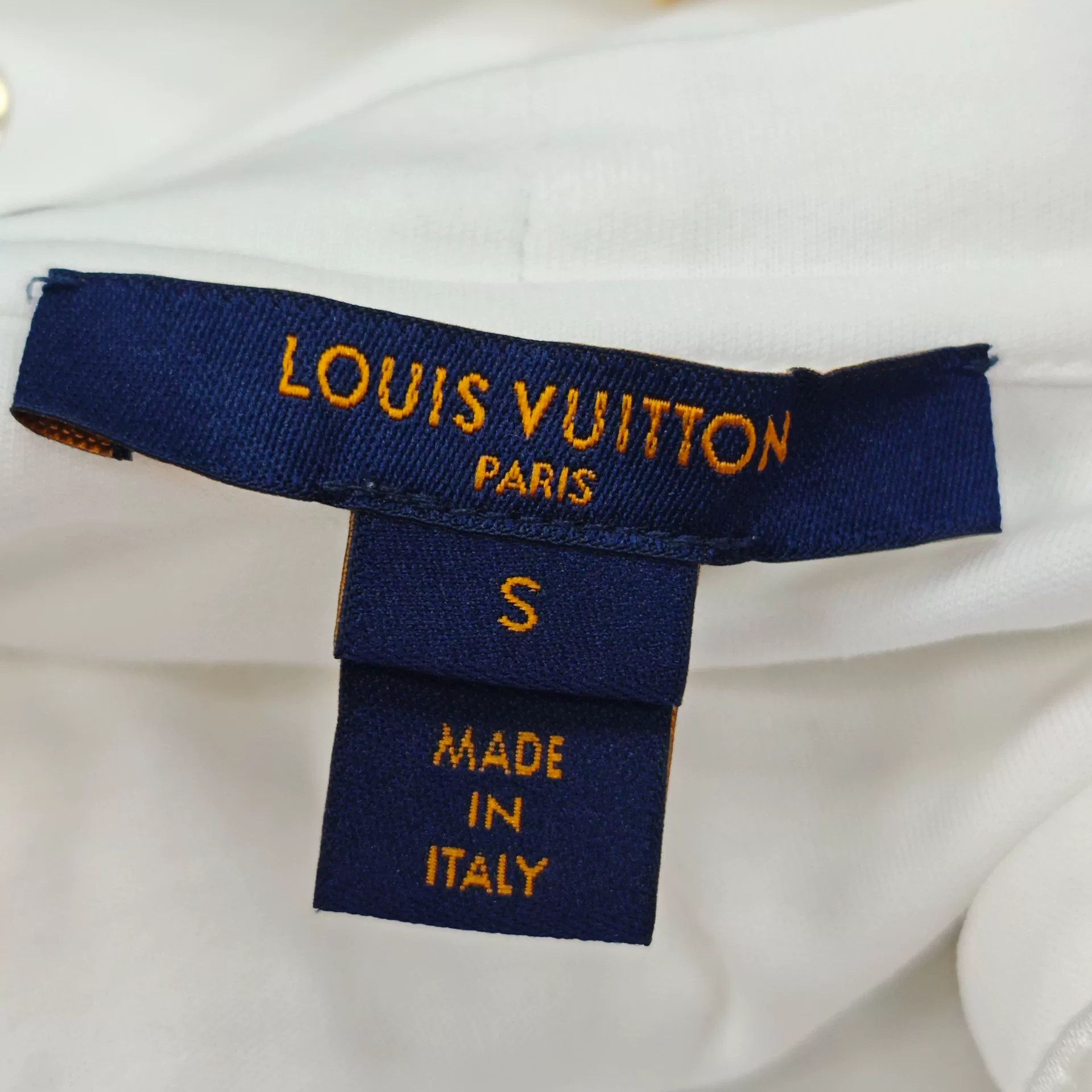Louis Vuitton Louis Vuitton White Logo Belted Short Sleeve Size US S / EU 44-46 / 1 - 5 Thumbnail