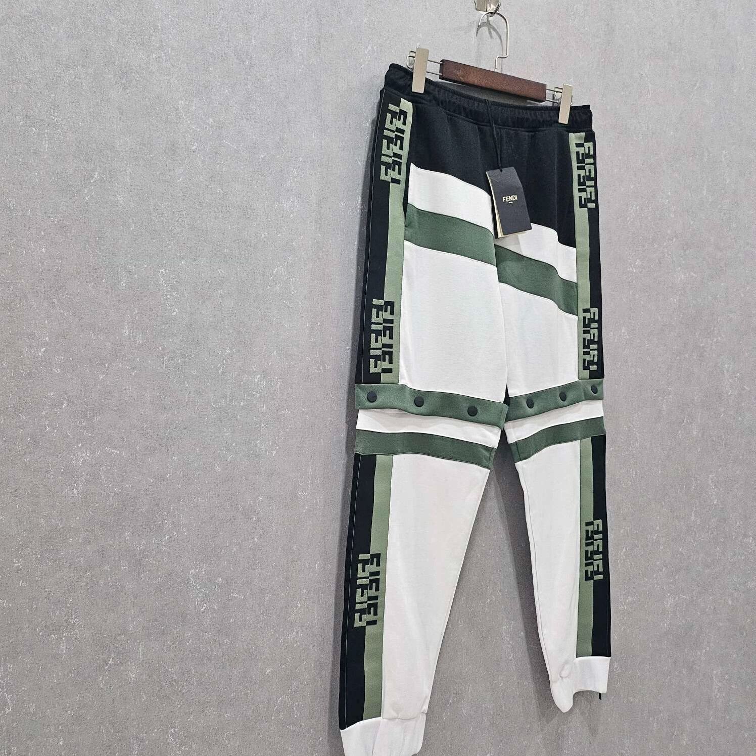 Fendi FENDI Colorblock Logo Sweatpants Size US 38 / EU 54 - 2 Thumbnail